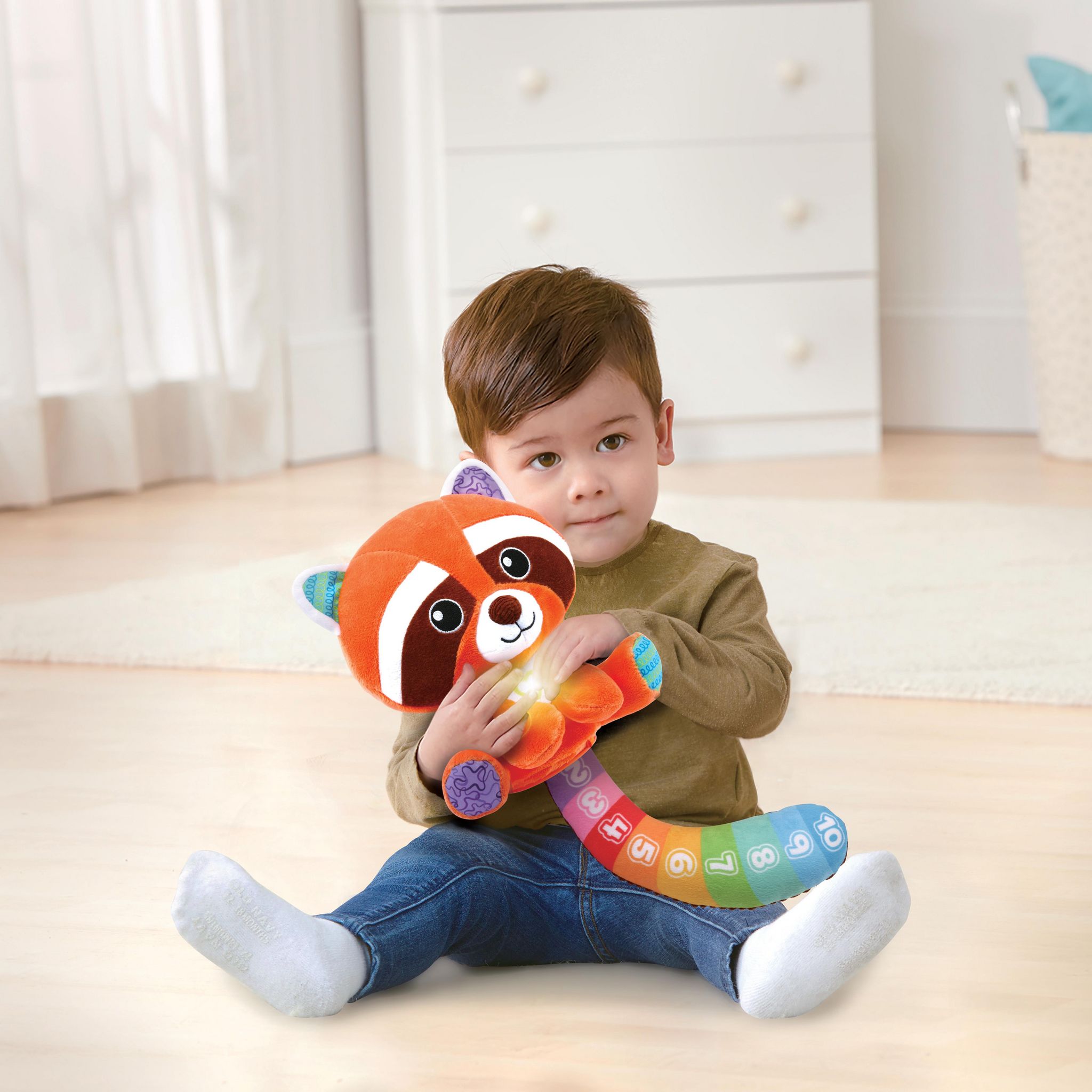 Voir la diapositive 7 : VTECH Peluche interactive - Noa compte avec moi