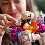 Voir la diapositive 6 : LEGO Creator 10280 - Bouquet de Fleurs
