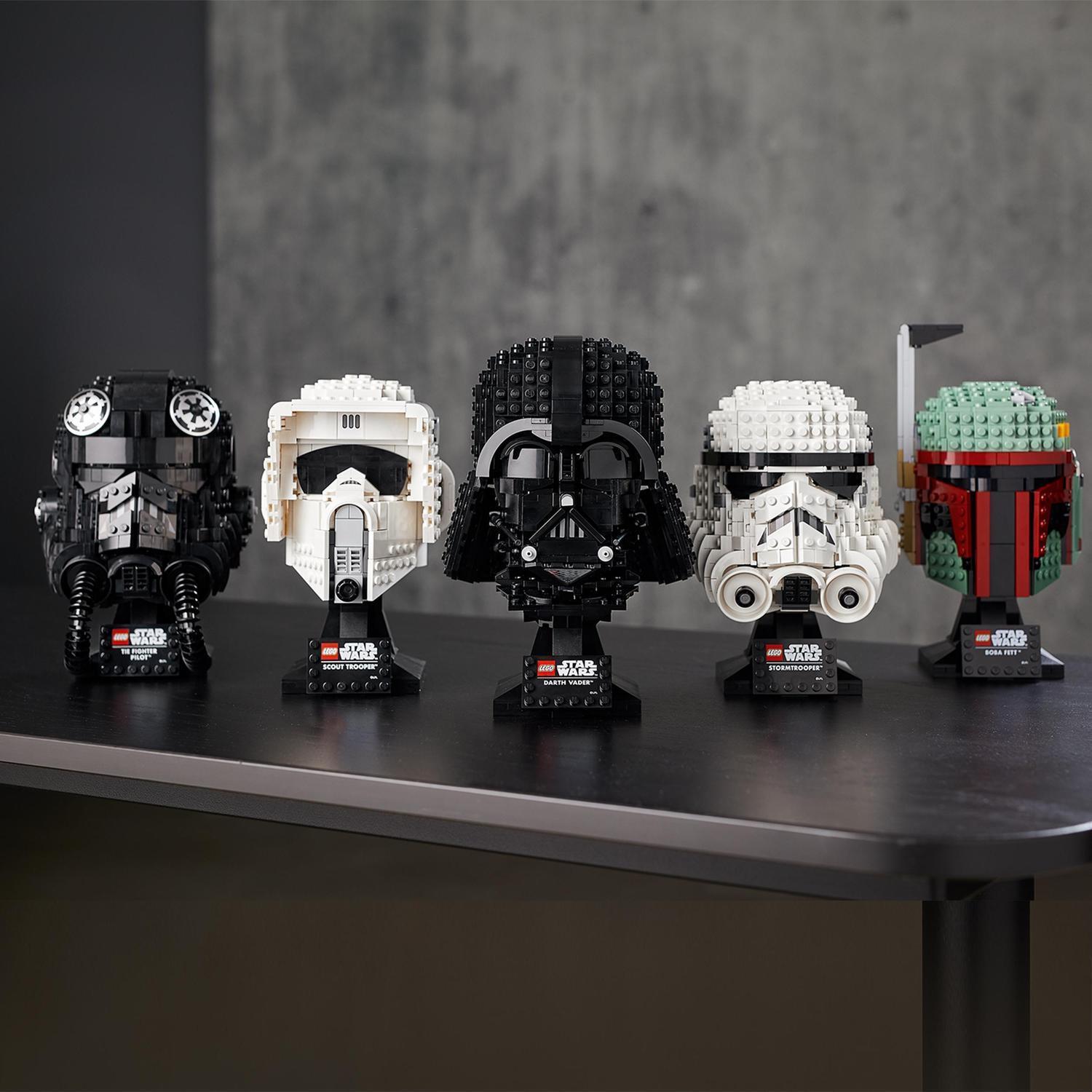 Voir la diapositive 6 : LEGO Star Wars 75304 - Le Casque de Dark Vador