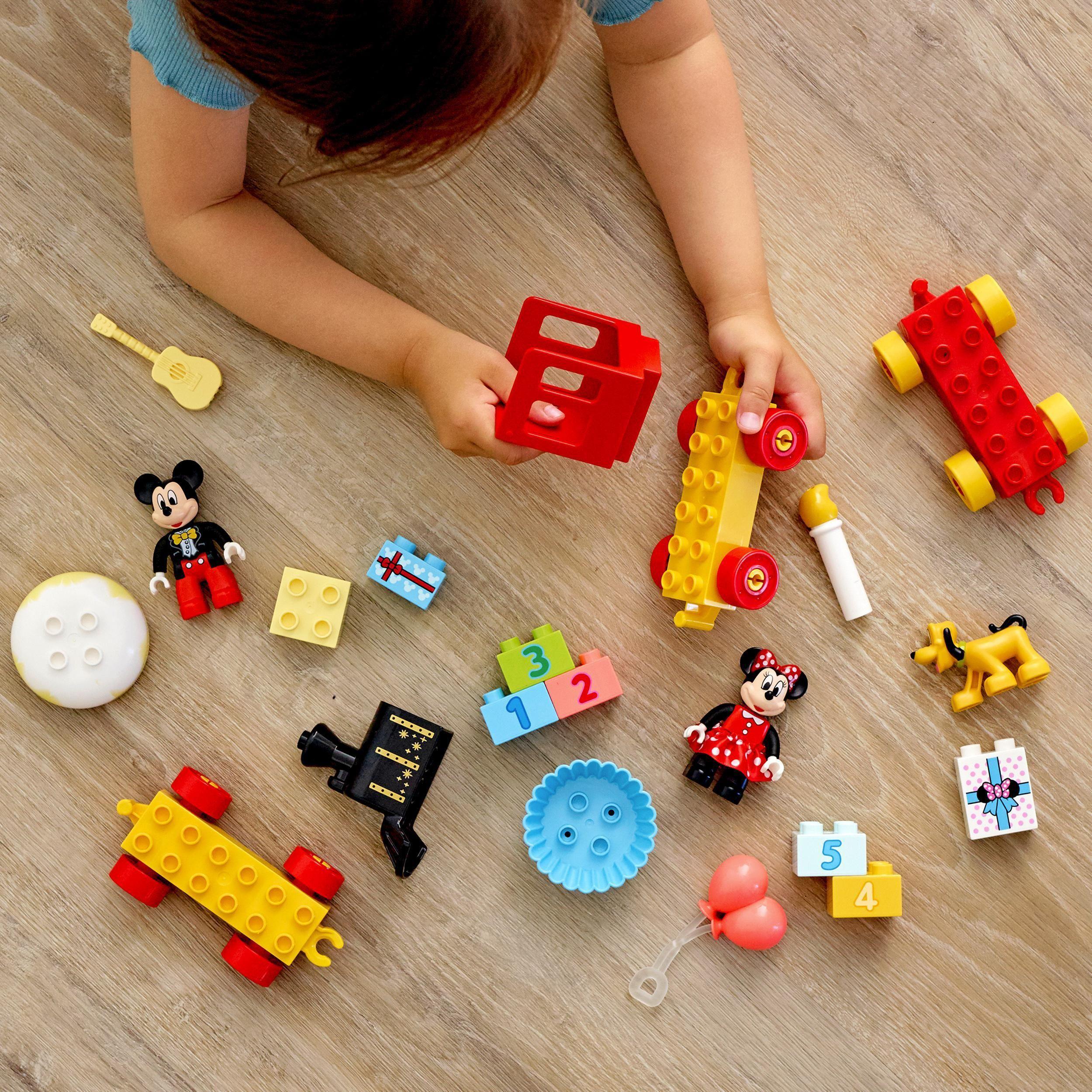 Voir la diapositive 7 : LEGO DUPLO | Disney 10941 Le Train d’Anniversaire de Mickey et Minnie  - Jouet Éducatif