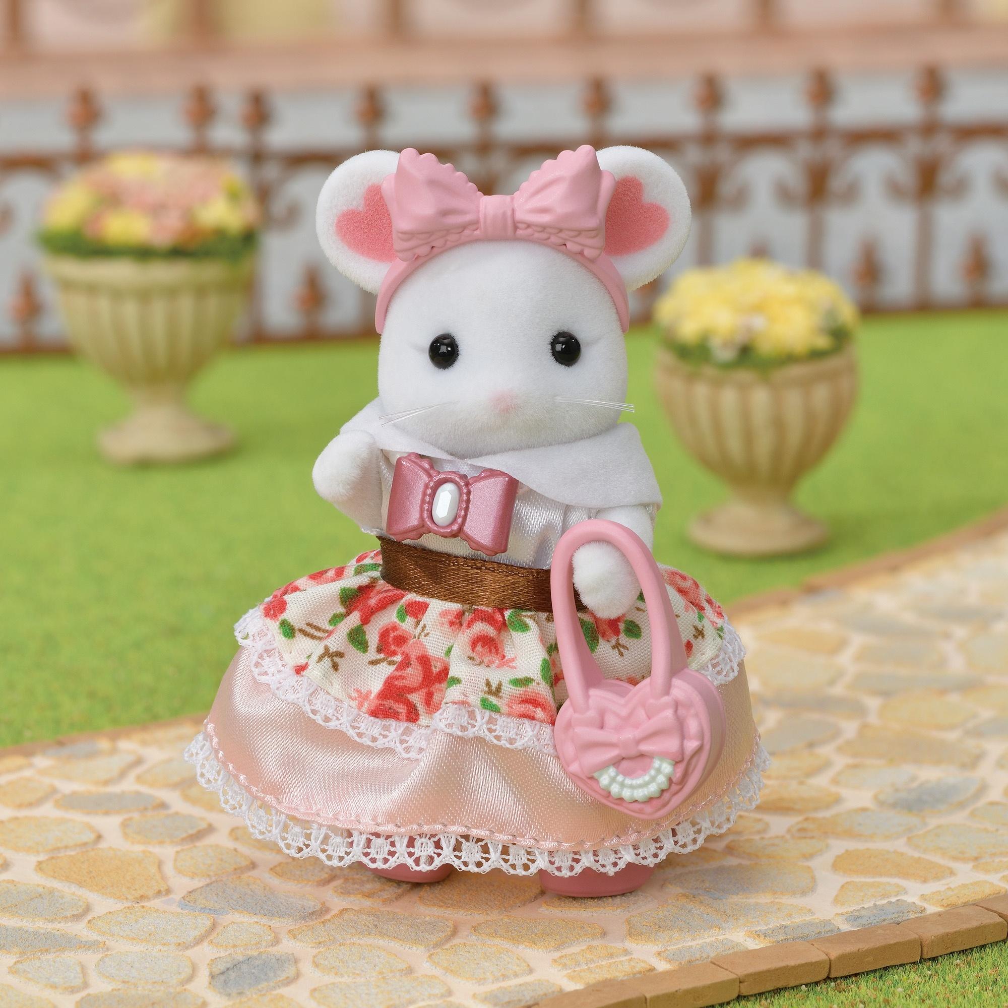 Voir la diapositive 21 : EPOCH D'ENFANCE Valisette de Mode et Grande sœur Souris Marshmallow Sylvanian Families