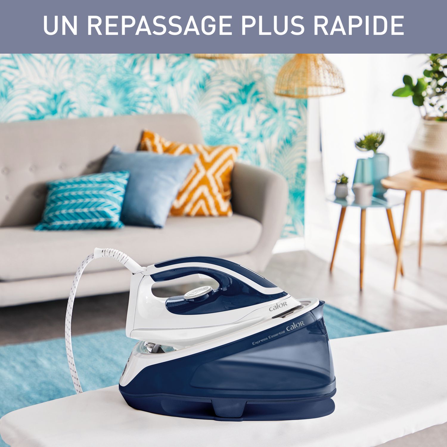 Voir la diapositive 2 : CALOR Centrale vapeur Express Essential SV6116C0 - Bleu