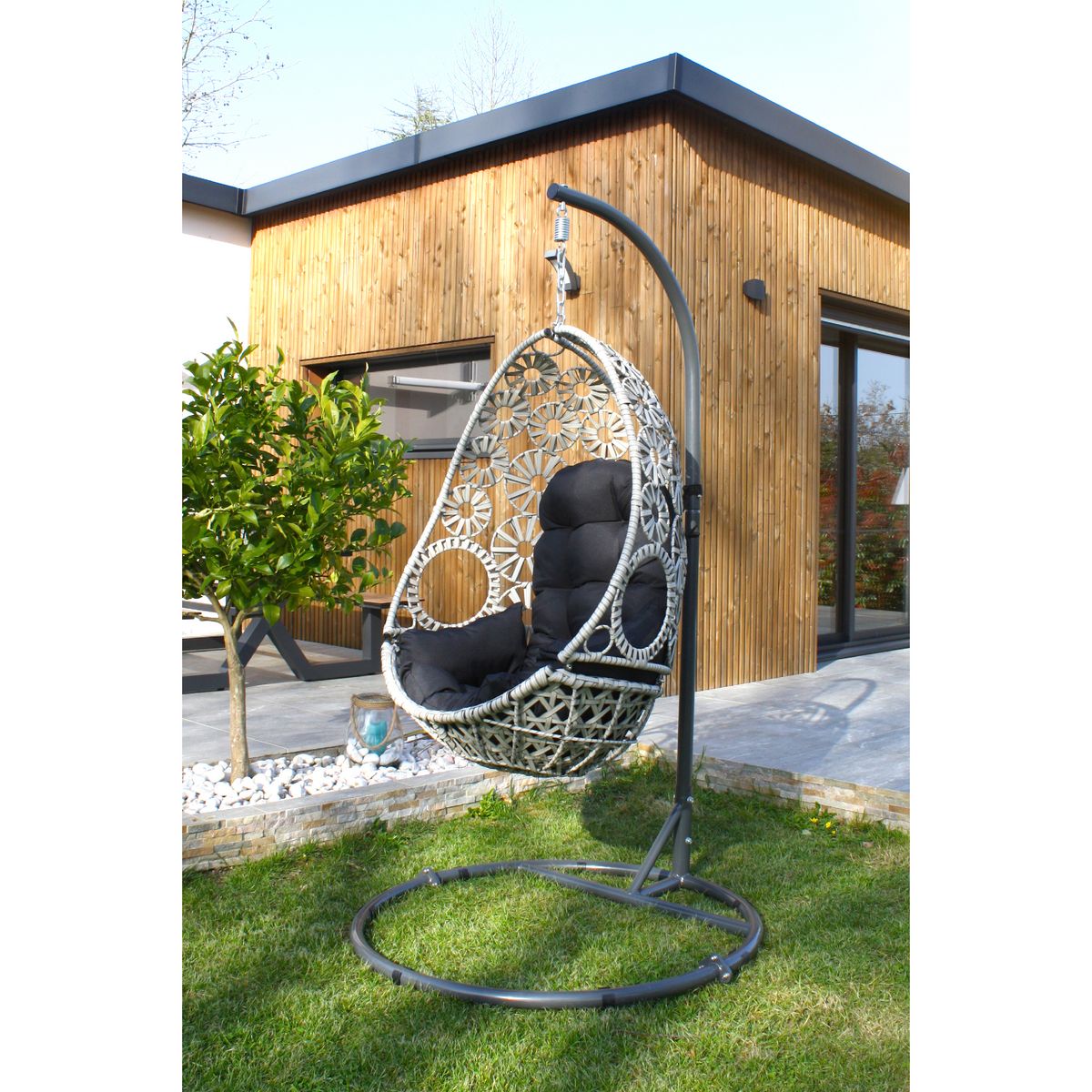 DCB GARDEN Balancelle de jardin SAMOA en résine tressée avec coussin gris anthracite - ECRU