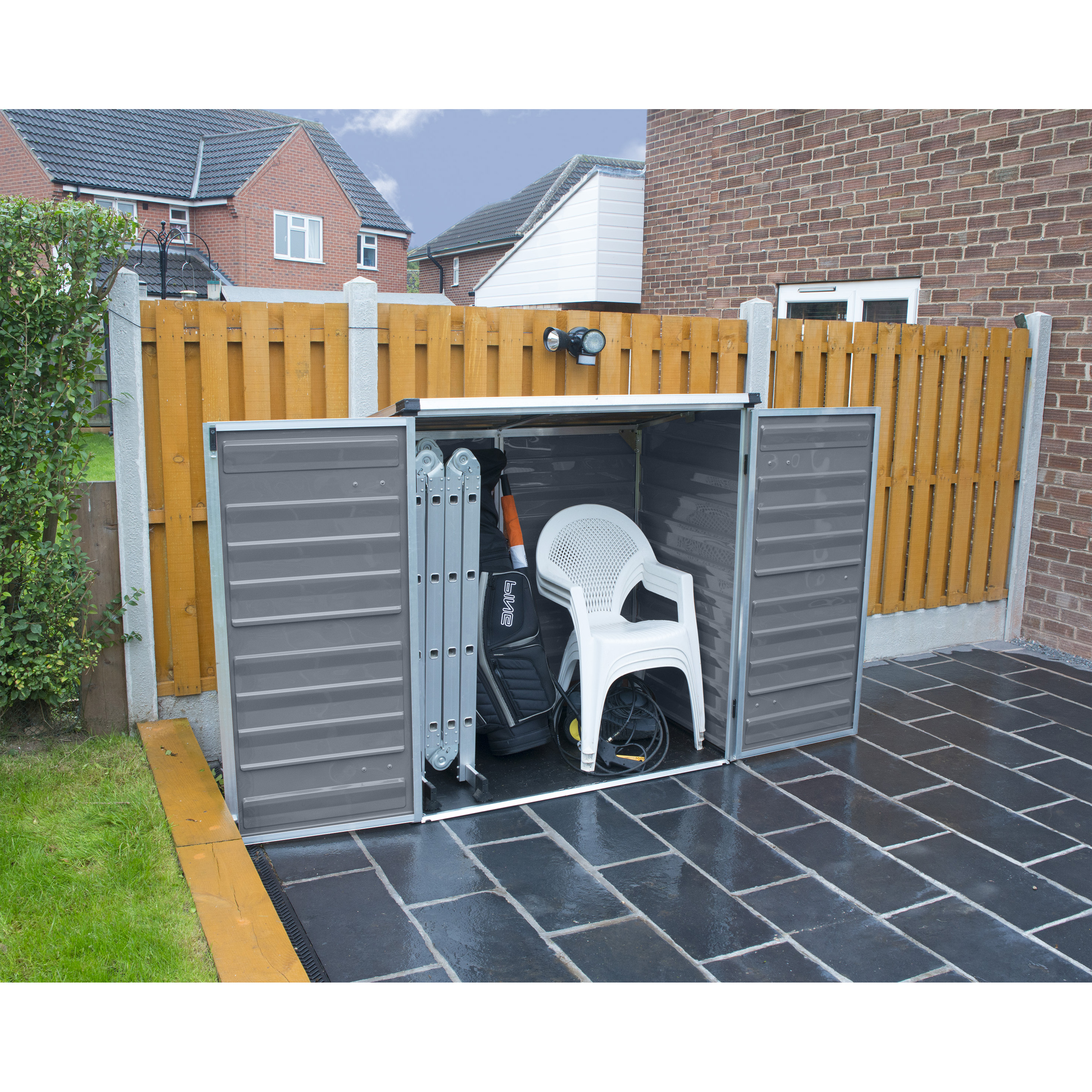 Voir la diapositive 2 : Abri de jardin en polycarbonate gris 1,25m² - VOYAGER
