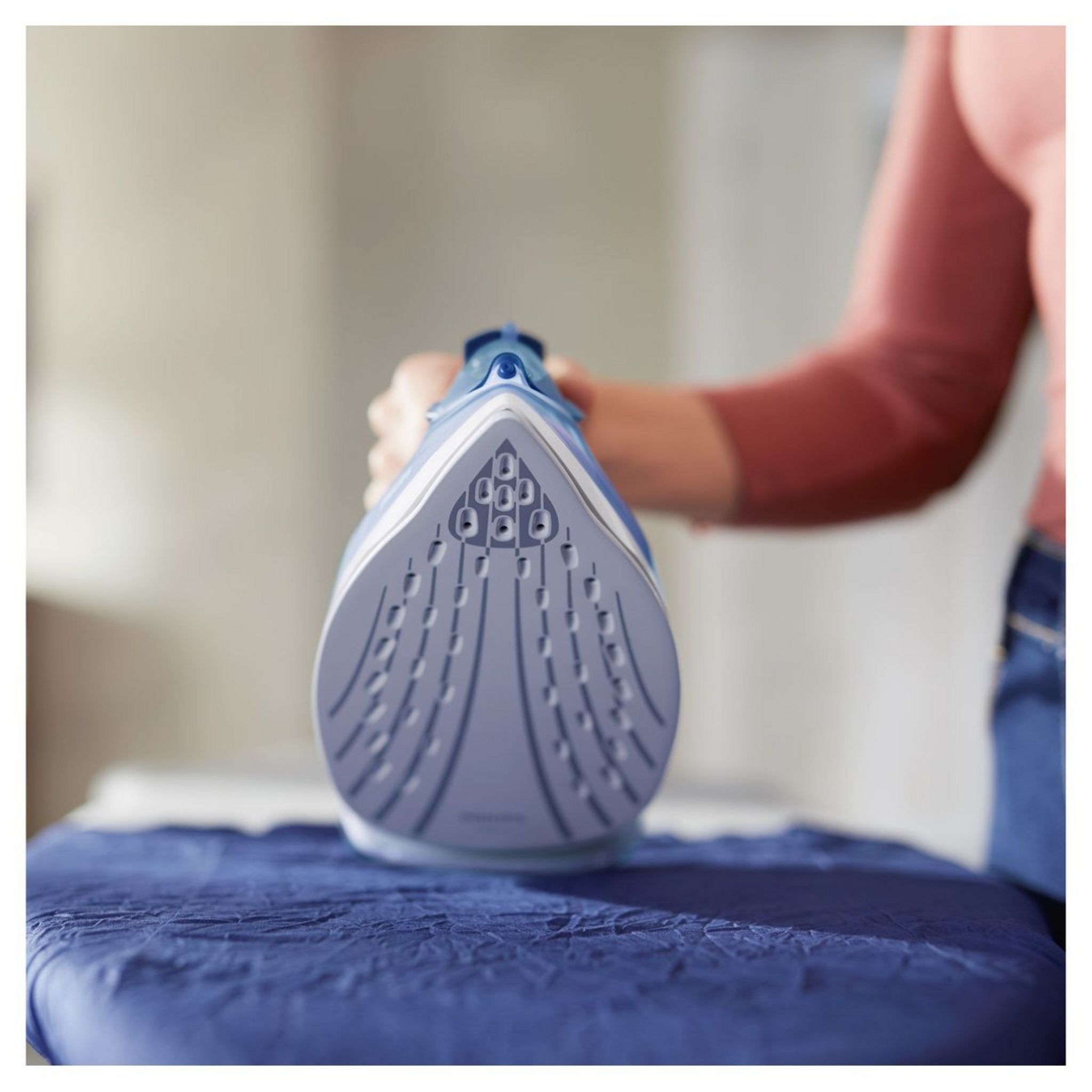 Voir la diapositive 7 : PHILIPS Fer à repasser DST6001/20 - Bleu