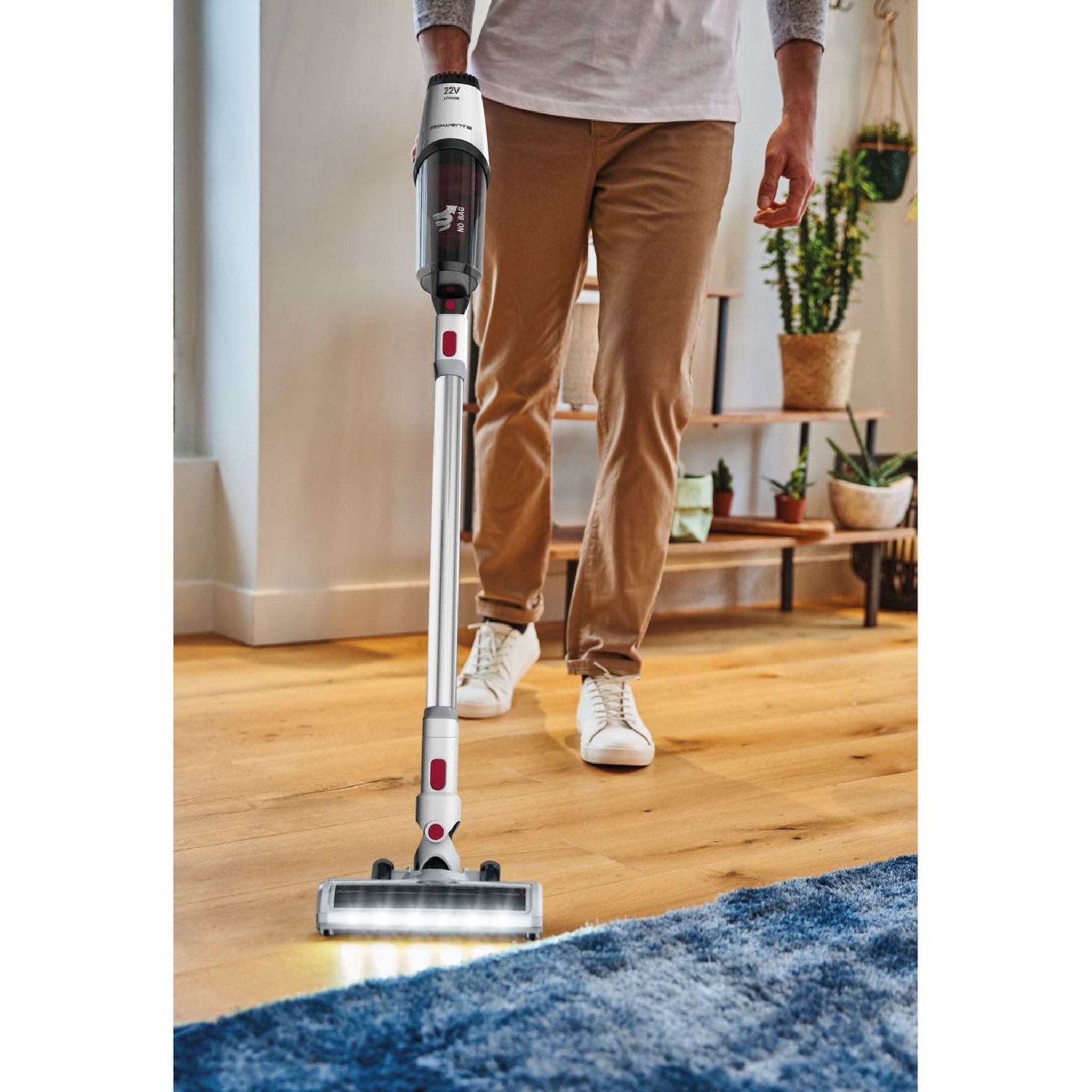 Voir la diapositive 2 : ROWENTA Aspirateur balai RH6973WO - Blanc