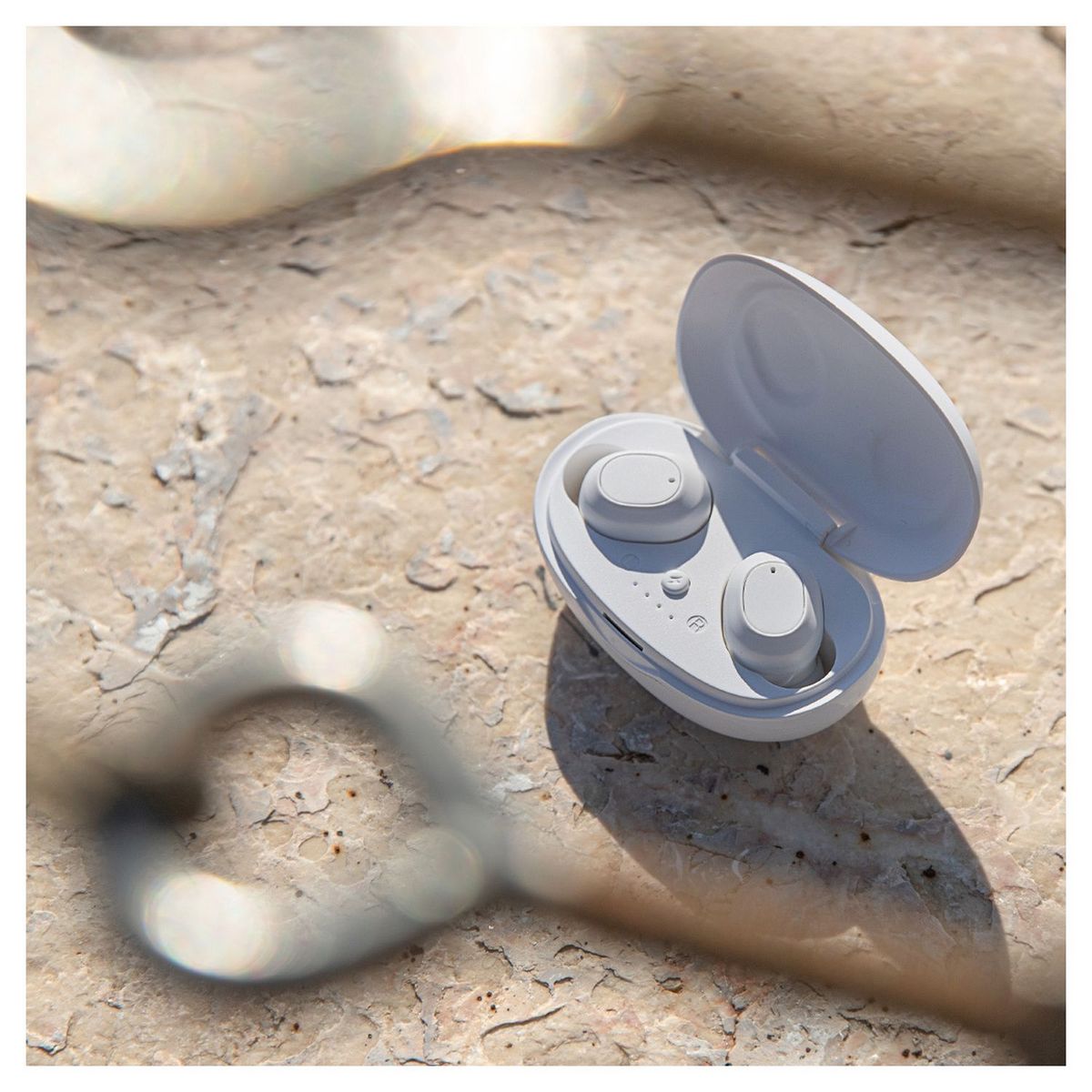 WIKO Smartphone View4 Lite 32 Go 6.52 pouces Bleu 4G + WiBuds Essentials avec boitier de chargement - Blanc