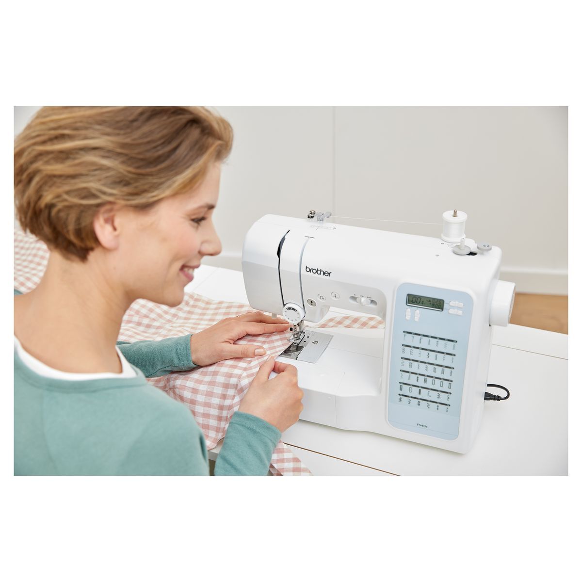 BROTHER Machine à coudre électronique  FS40S - Blanc