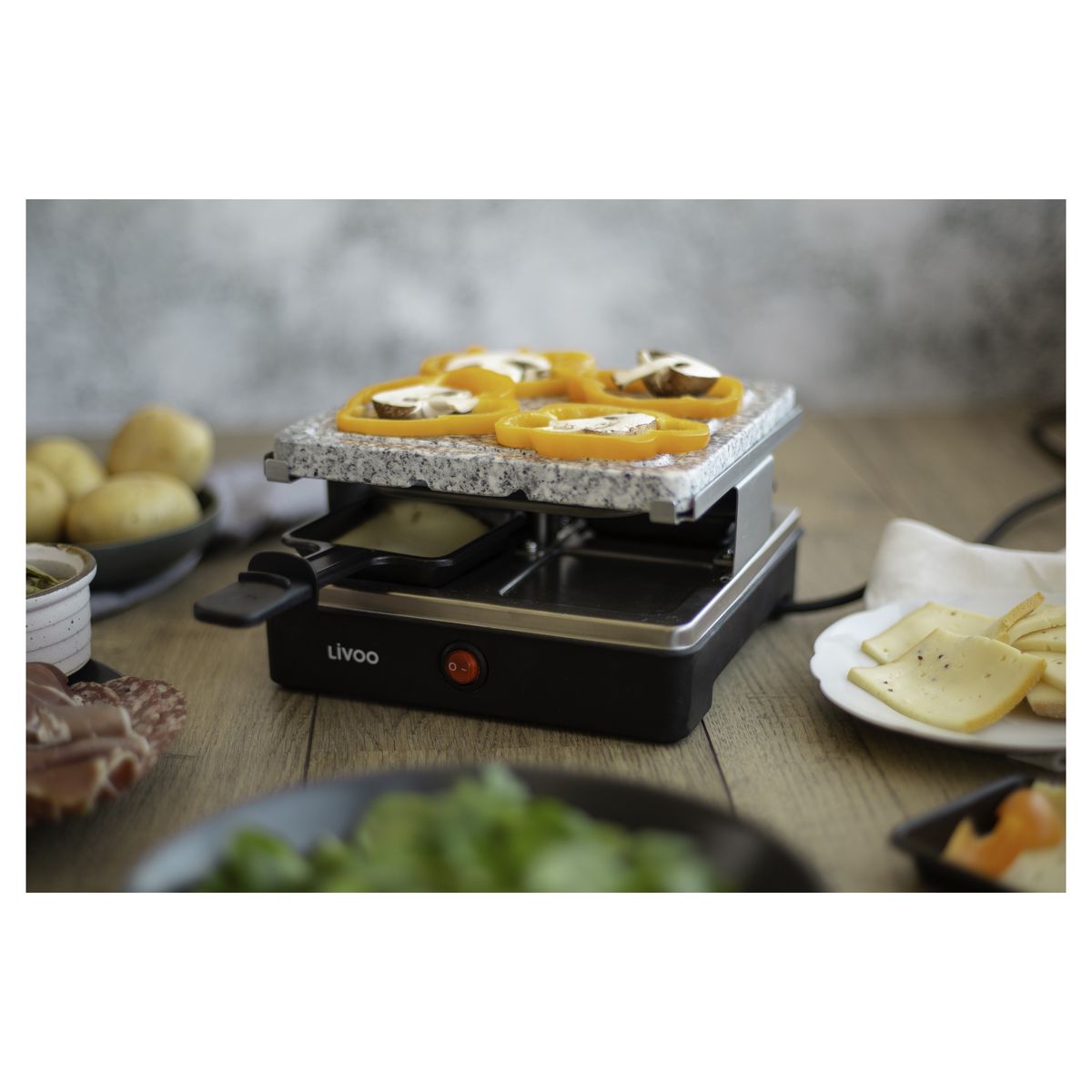 Voir la diapositive 2 : LIVOO Appareil à raclette DOC242 - Noir