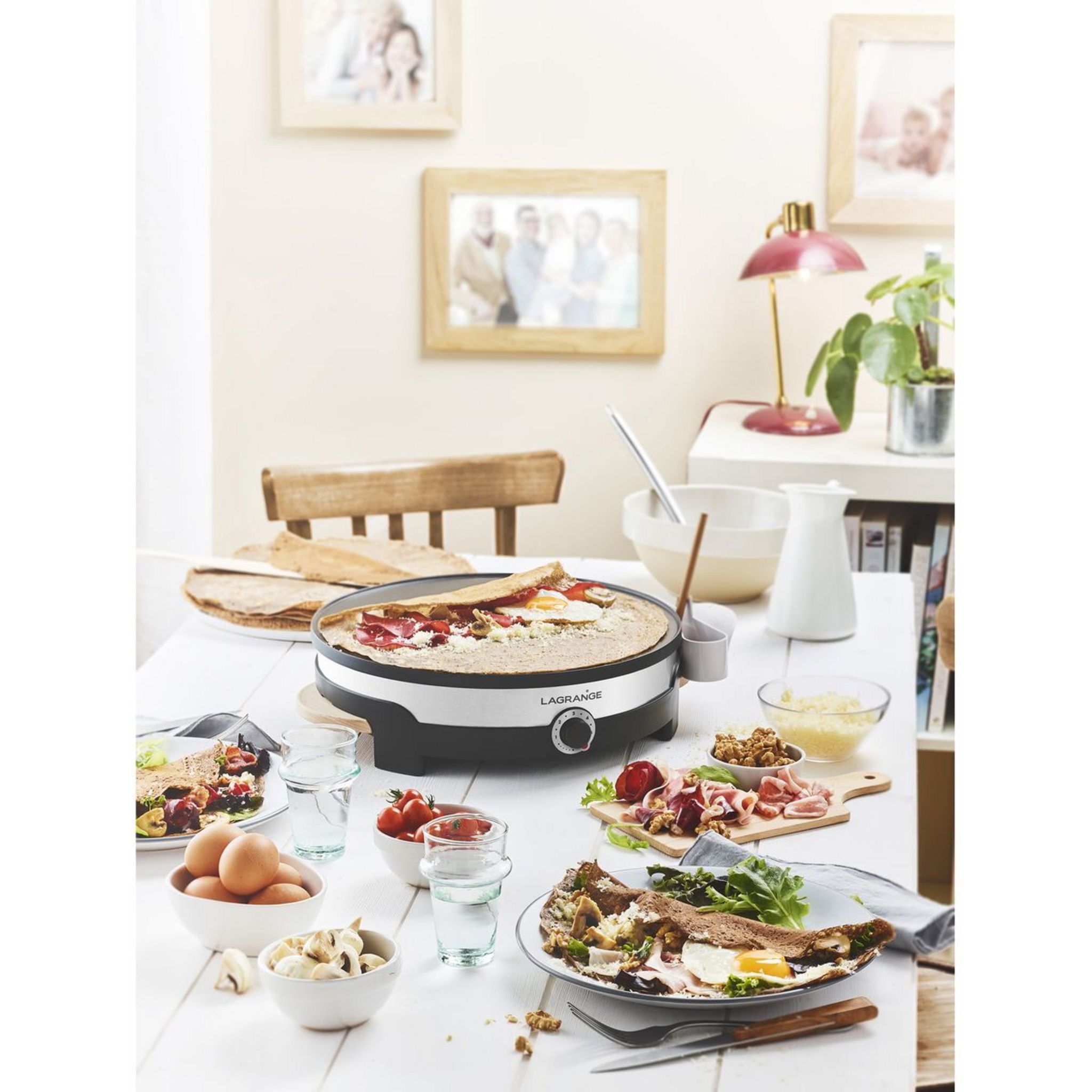 Voir la diapositive 4 : LAGRANGE Crêpière  109011 - Gris et noir