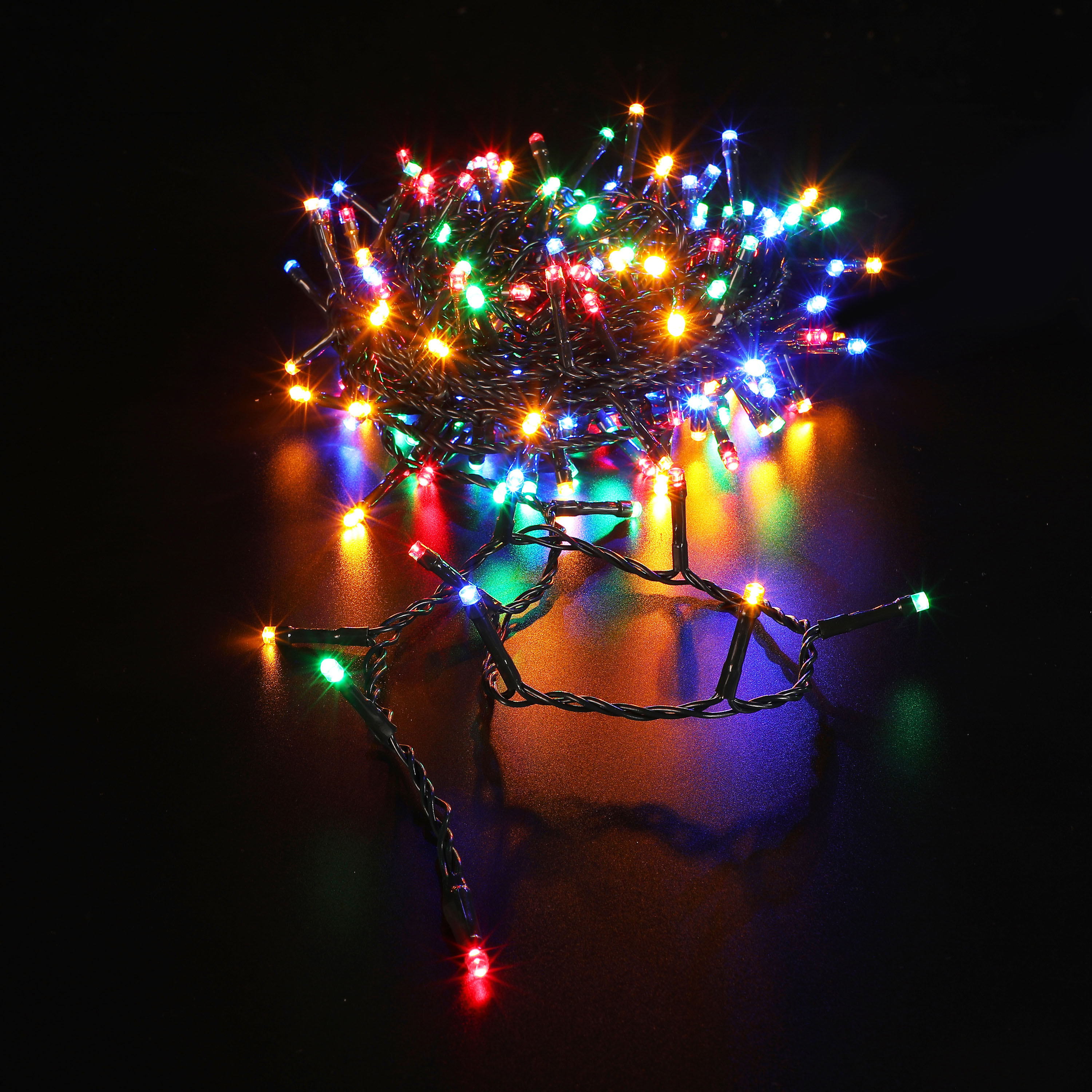 Voir la diapositive 2 : ACTUEL Guirlande Intérieure 200 LED Multicolore 10m