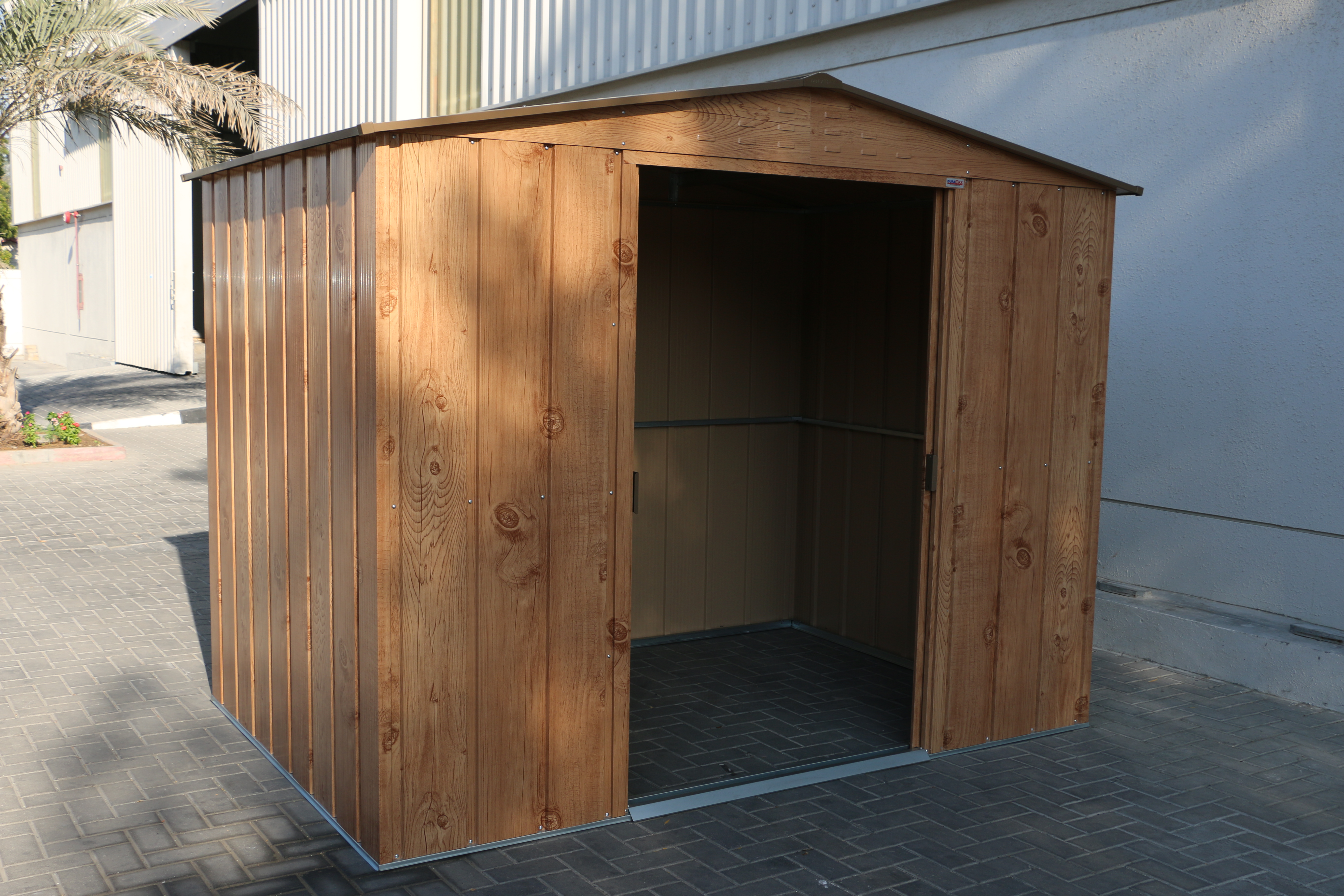 Voir la diapositive 2 : DURAMAX Abri de jardin métal - Imitation bois - 4,75m²