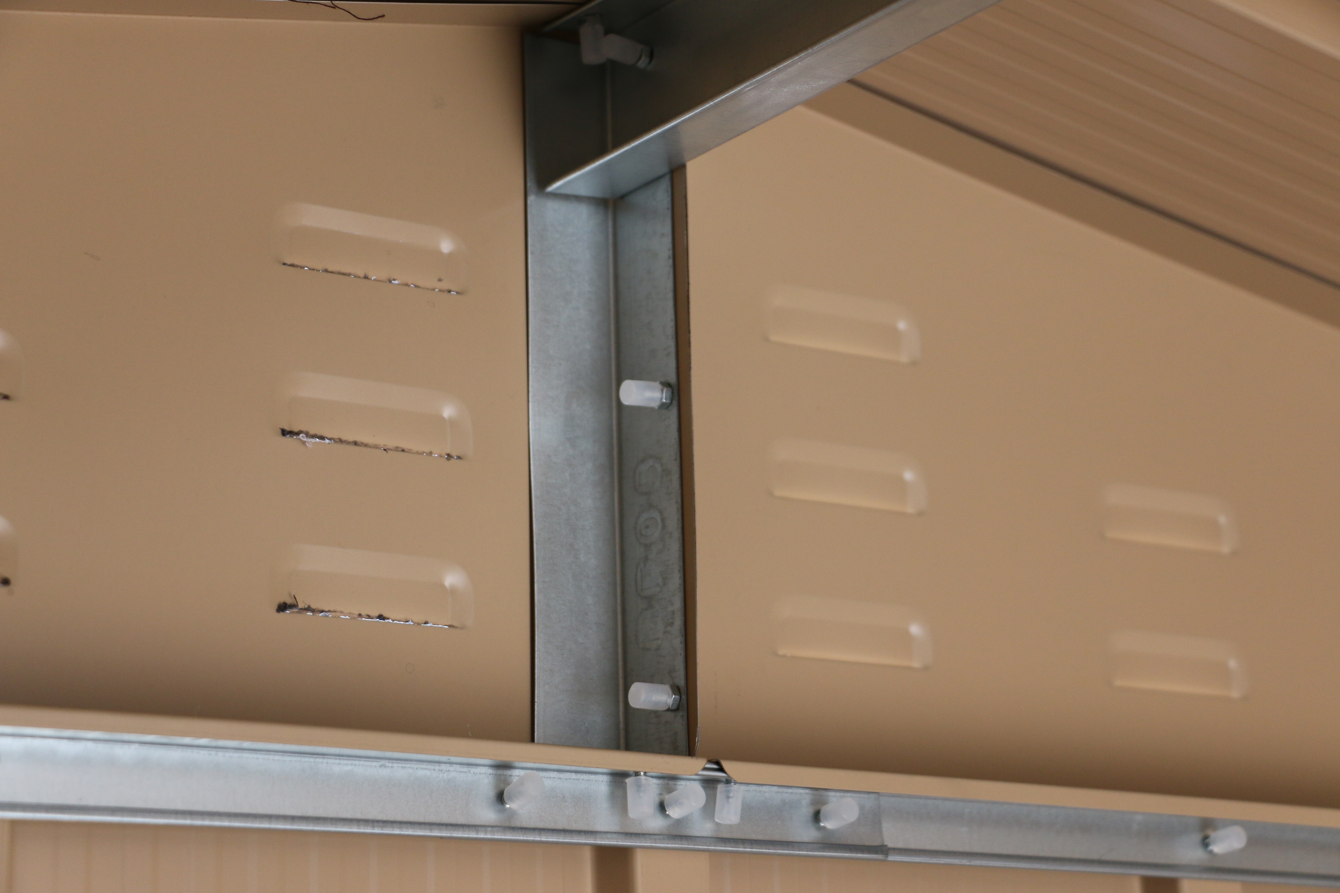 Voir la diapositive 4 : DURAMAX Abri de jardin métal - Imitation bois - 4,75m²