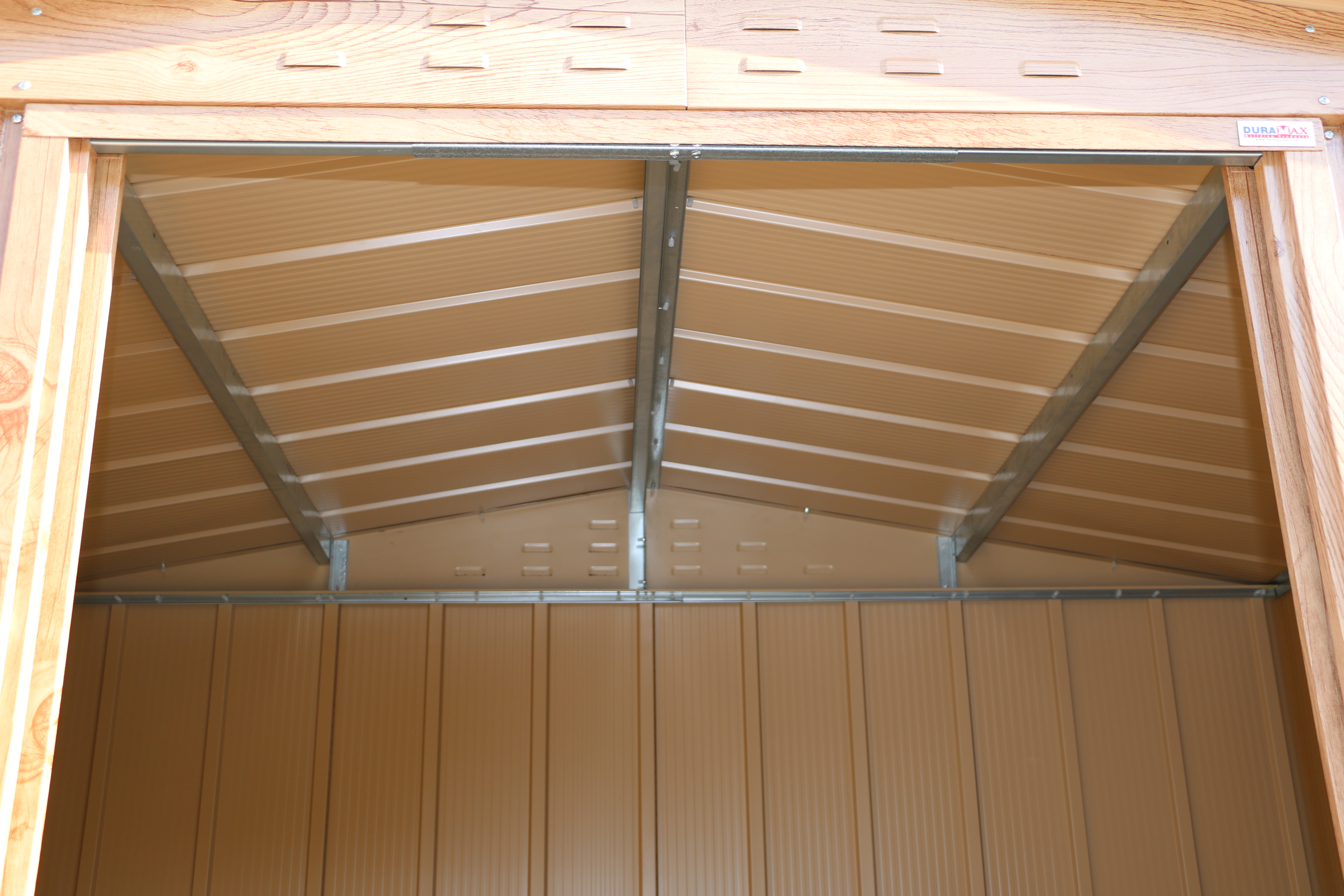 Voir la diapositive 5 : DURAMAX Abri de jardin métal - Imitation bois - 4,75m²