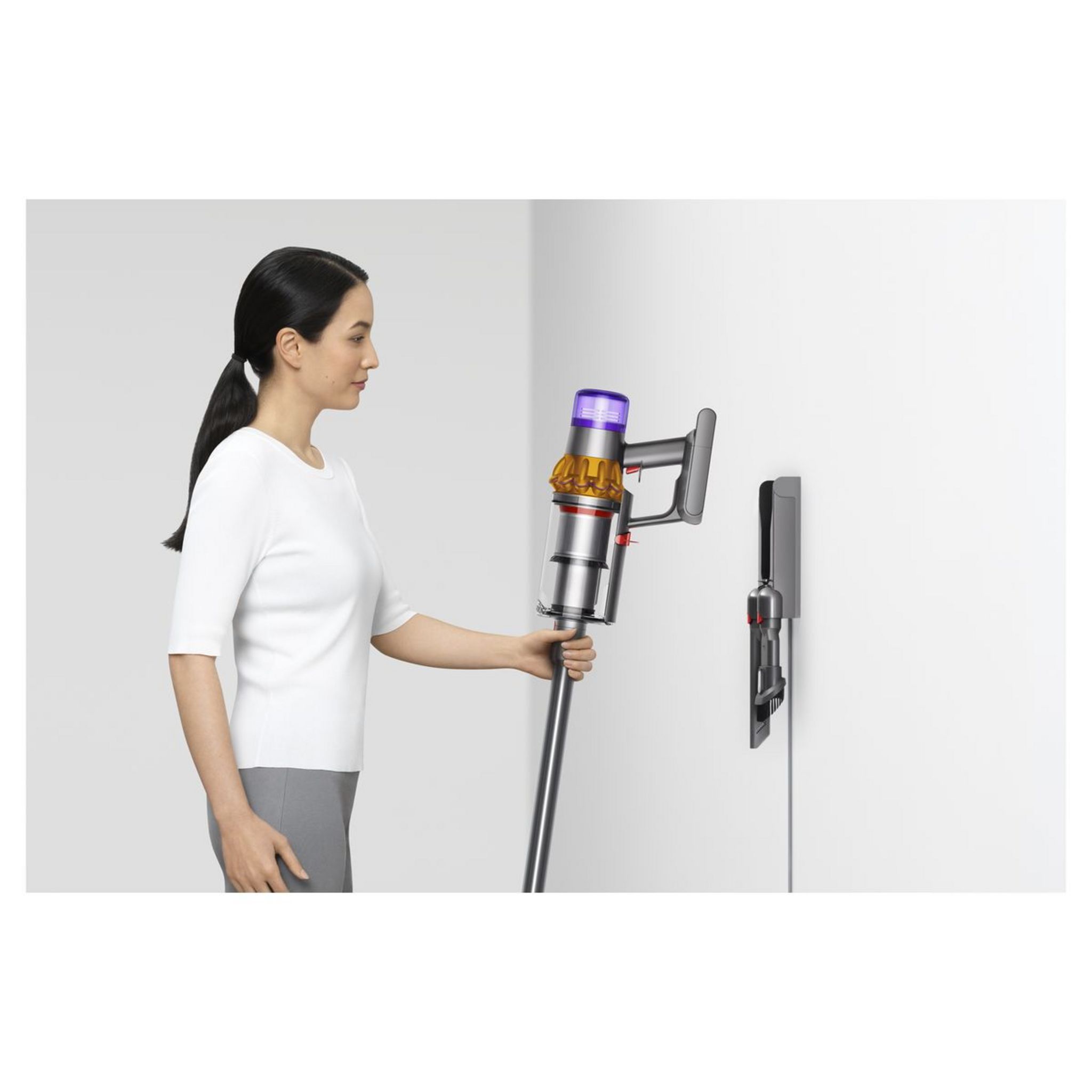 Voir la diapositive 8 : DYSON Aspirateur balai V15 detect absolute - Gris