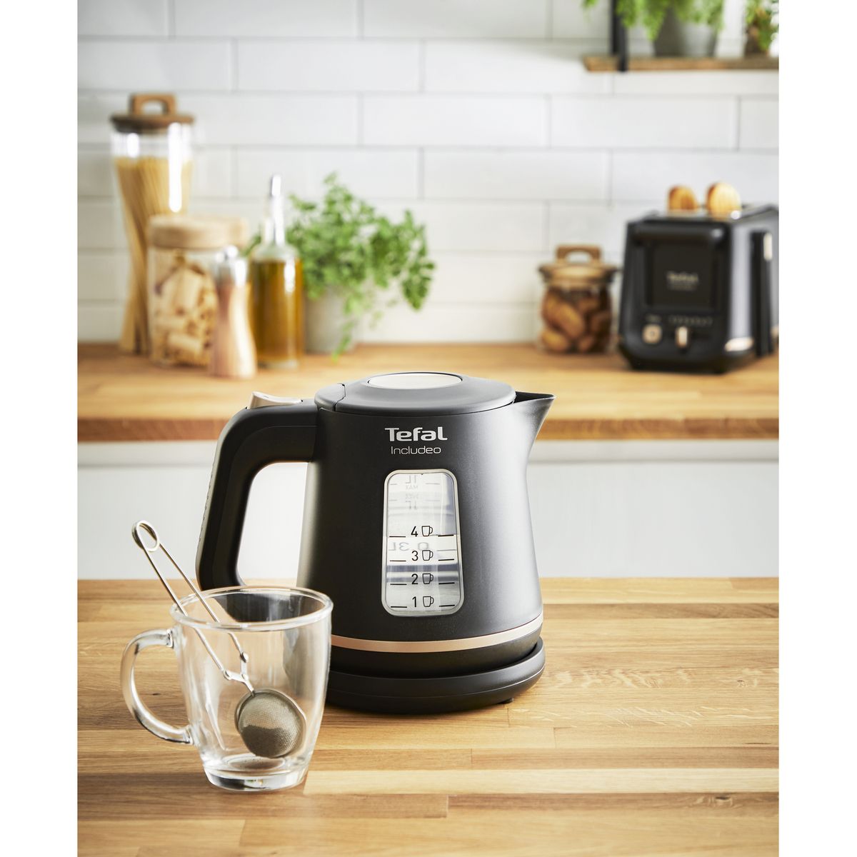 Voir la diapositive 2 : TEFAL Bouilloire électrique KI533811 - Noir