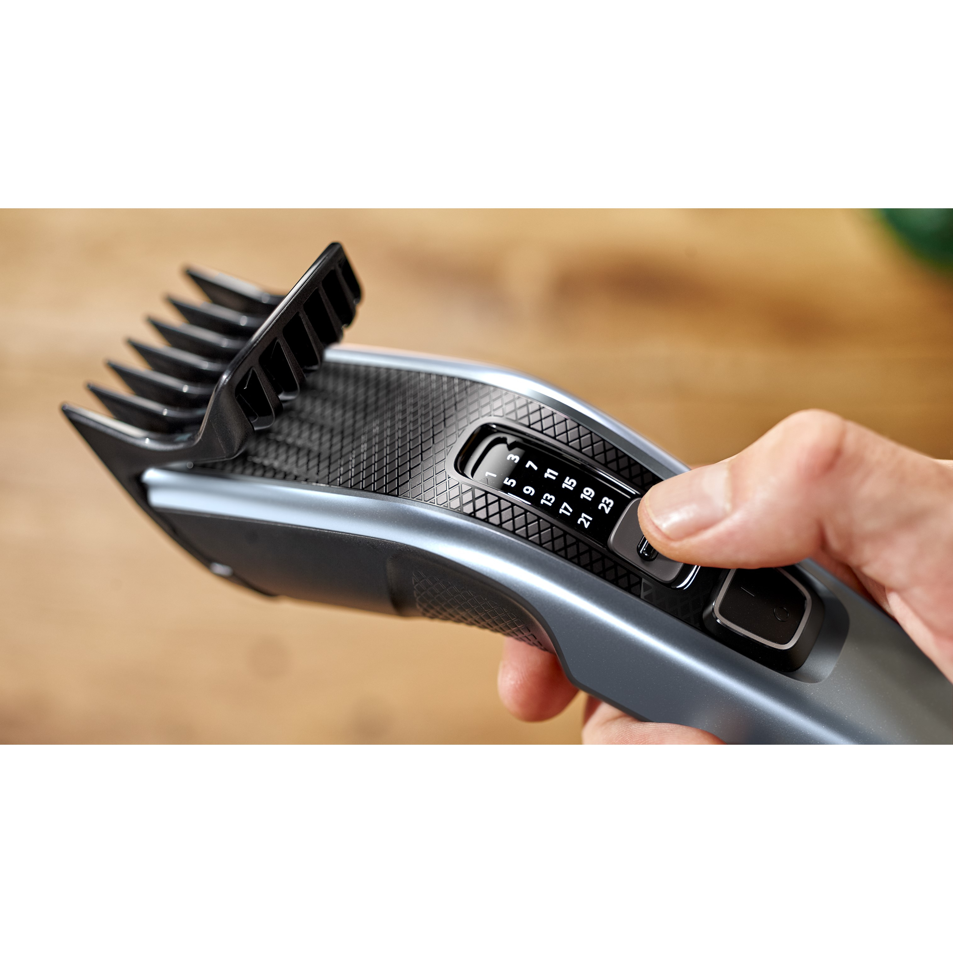 Voir la diapositive 4 : PHILIPS Tondeuse cheveux HC3530/15 - Gris