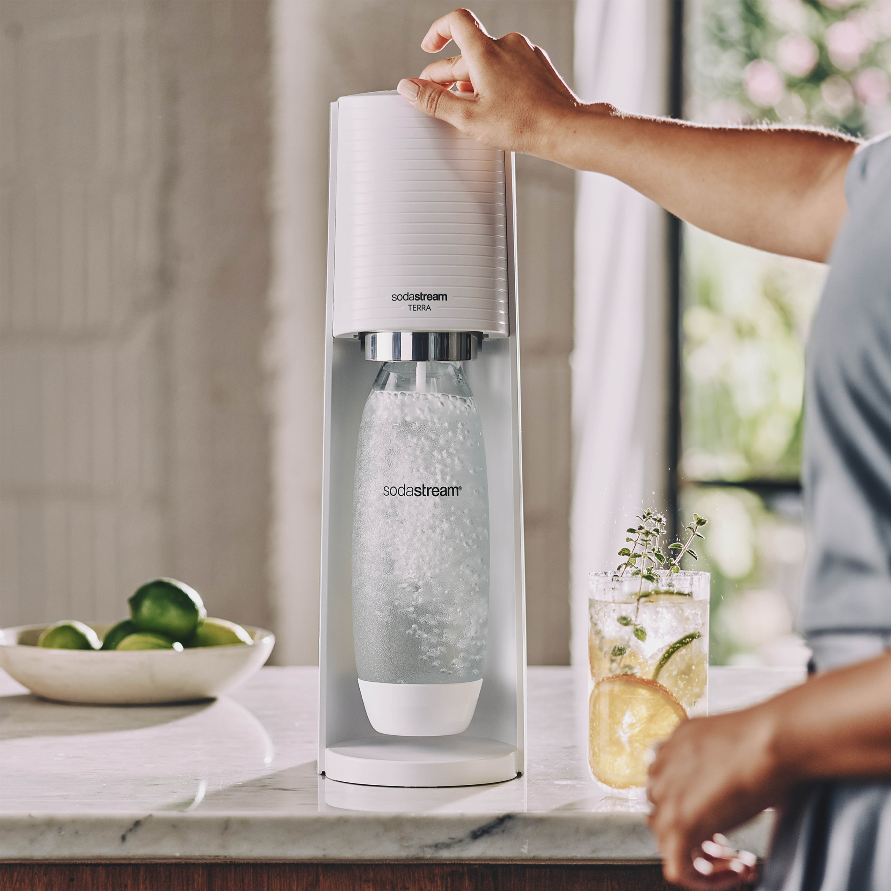 Voir la diapositive 6 : SODASTREAM Machine de gazéification TERRA - Blanc