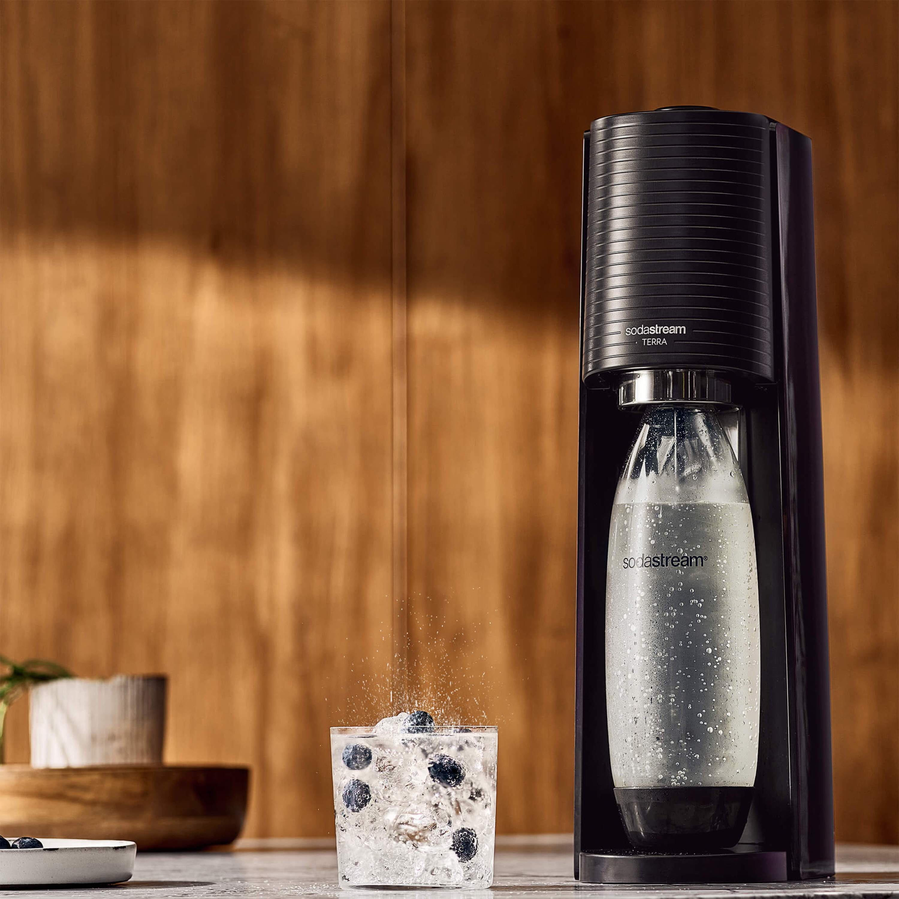 Voir la diapositive 3 : SODASTREAM Machine de gazéification TERRA - Noir
