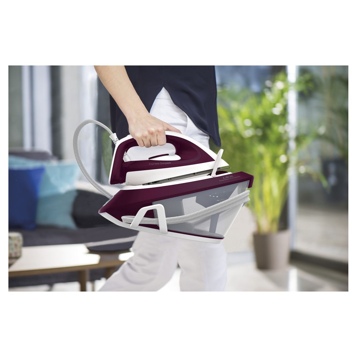 Voir la diapositive 2 : CALOR Centrale vapeur SV7120C0 - Violet en blanc