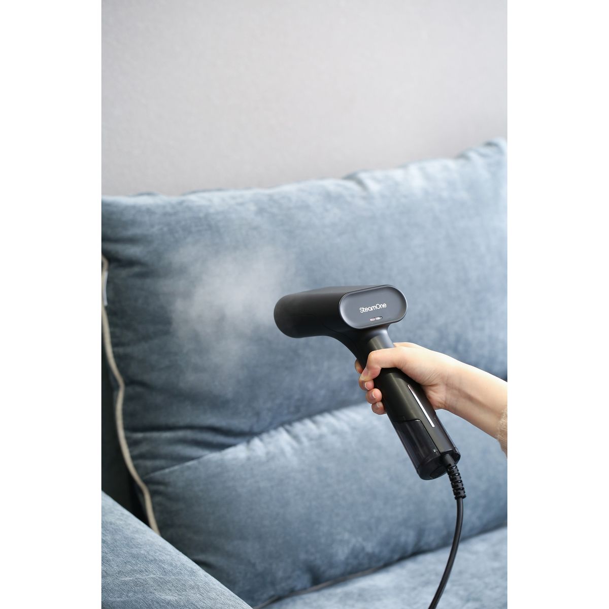 Voir la diapositive 3 : STEAMONE Défroisseur à main EUDTC75B - Noir