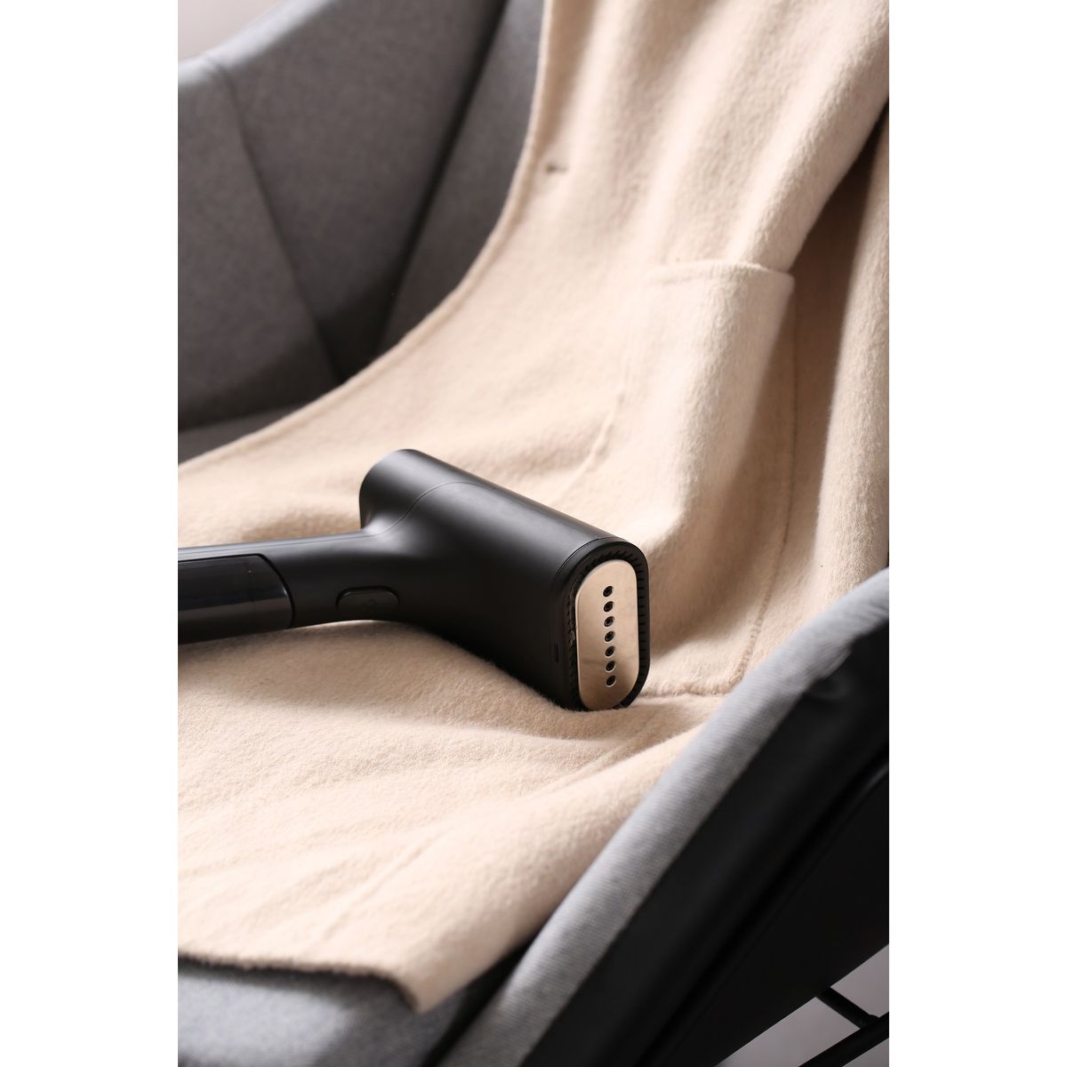 STEAMONE Défroisseur à main EUDTC75B - Noir