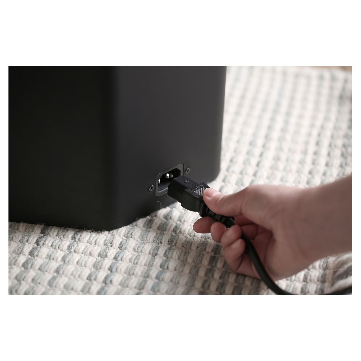 STEAMONE Defroisseur vertical EUHG100B - Noir