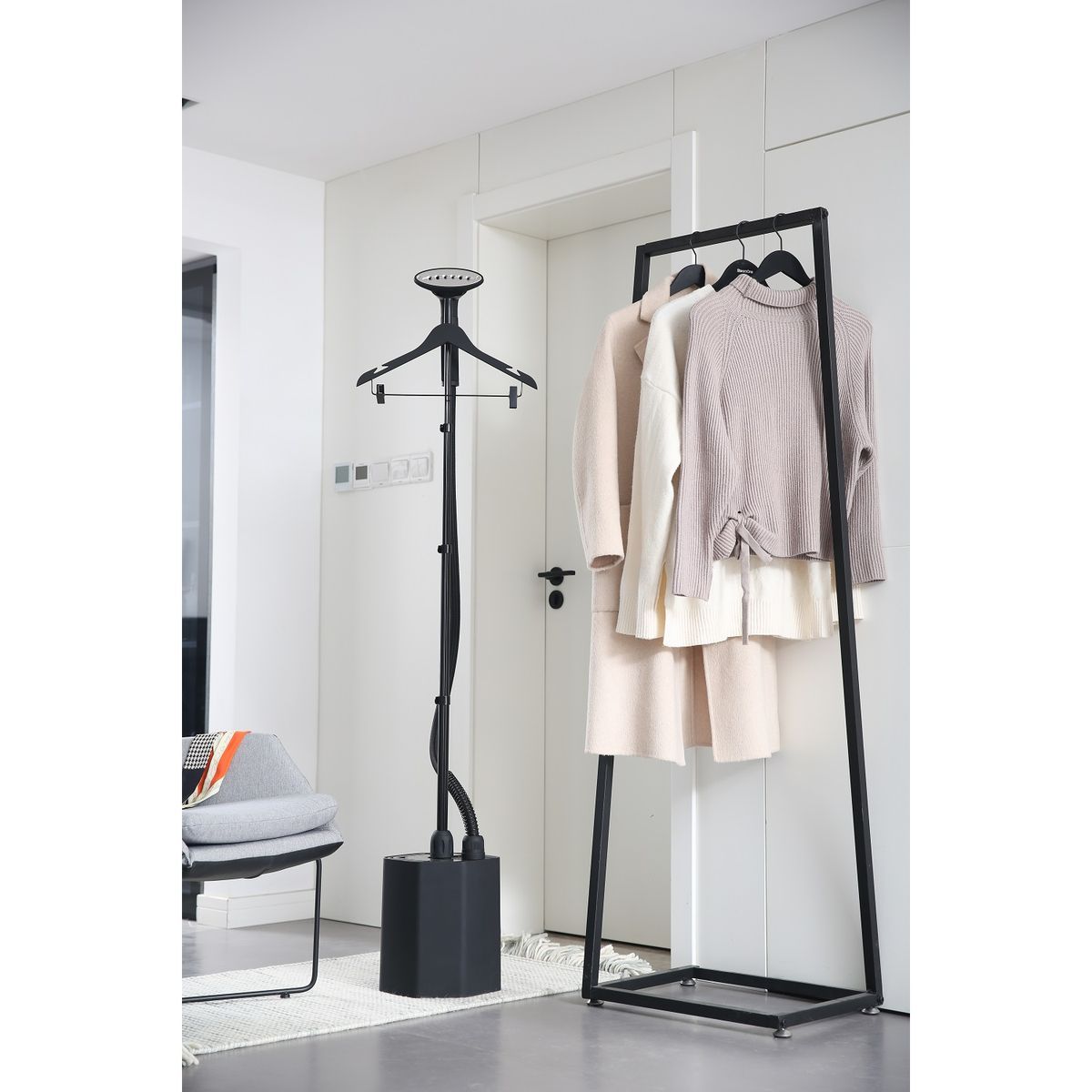 STEAMONE Defroisseur vertical EUHG100B - Noir