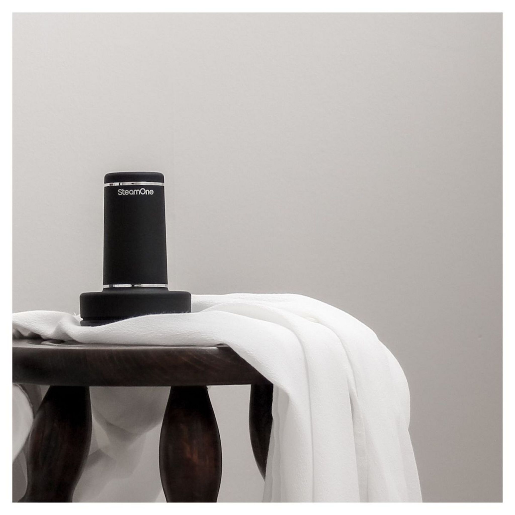 Voir la diapositive 6 : STEAMONE Rasoir anti-peluches RP10B - Noir