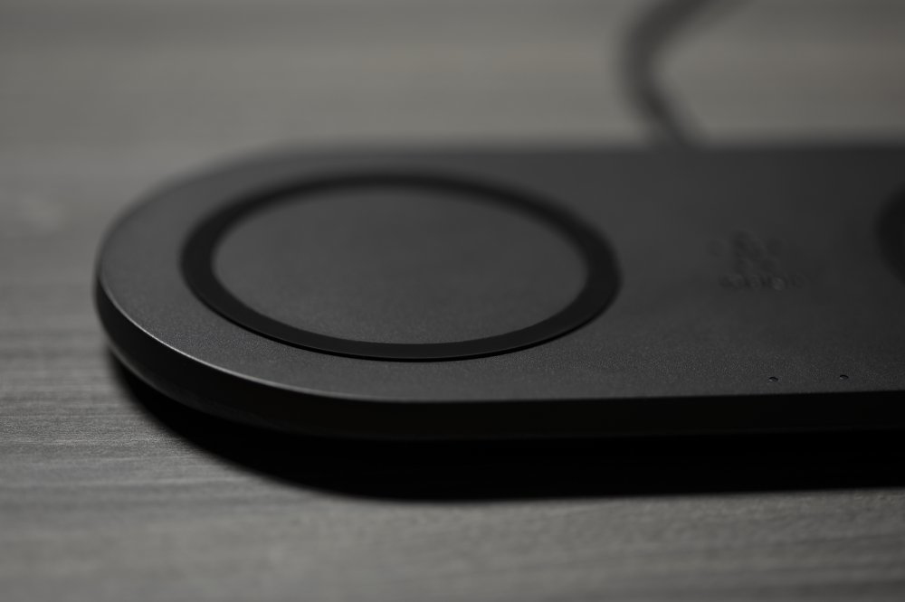 Voir la diapositive 10 : BELKIN Double station de recharge à induction - Noir
