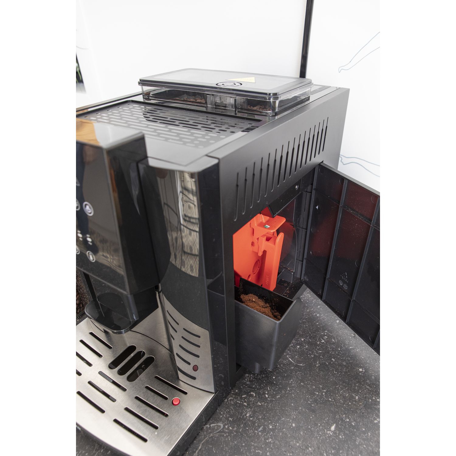 Voir la diapositive 7 : QILIVE Machine à café expresso avec broyeur à grain Q.5404 - Noir
