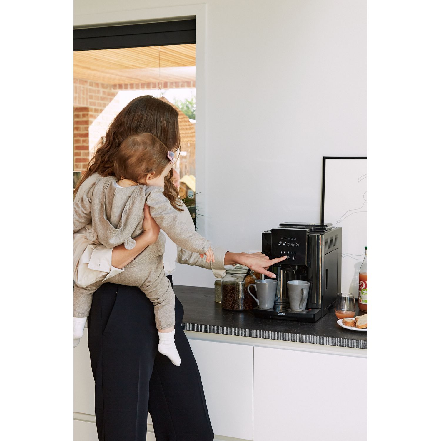 Voir la diapositive 10 : QILIVE Machine à café expresso avec broyeur à grain Q.5404 - Noir