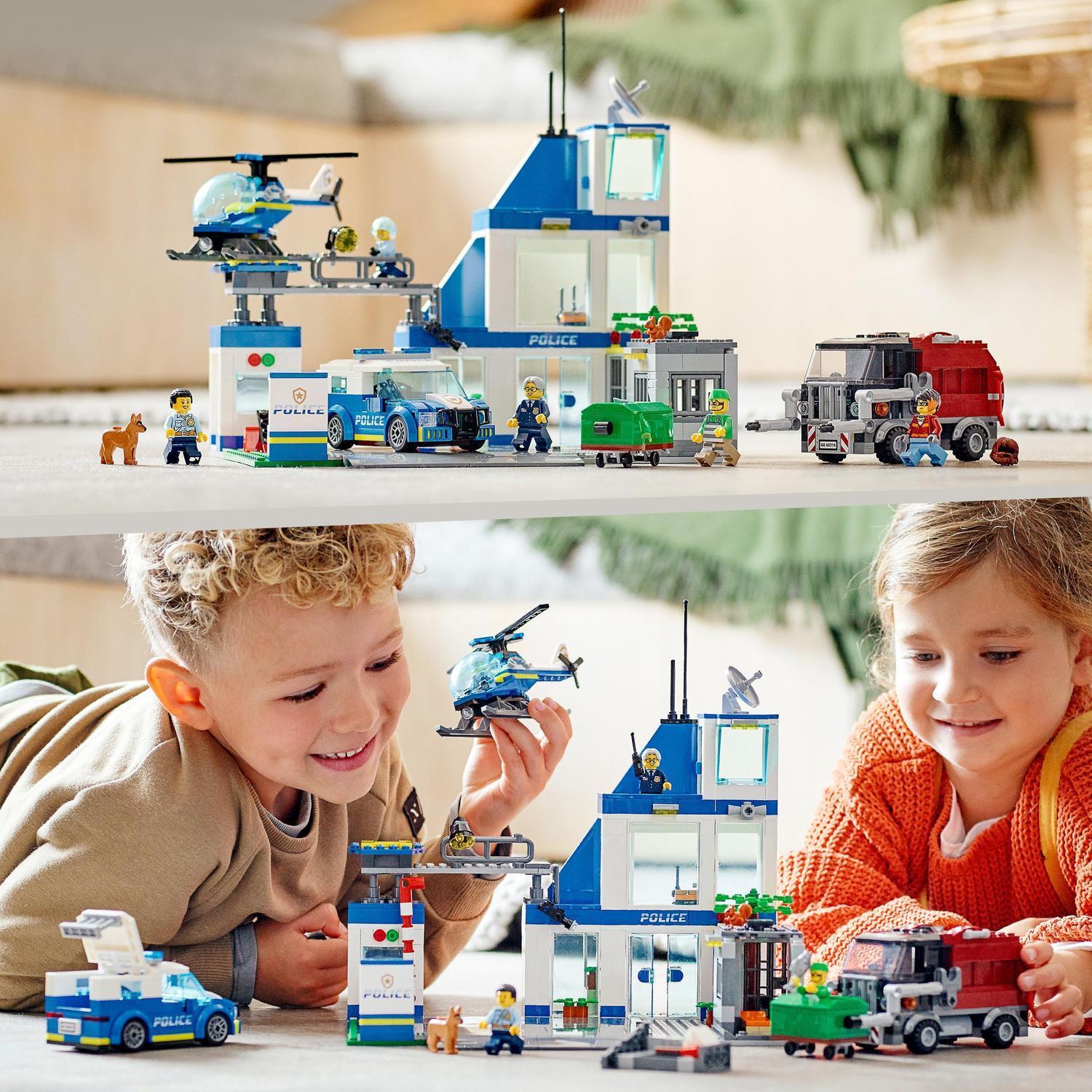 Voir la diapositive 7 : LEGO City 60316 - Commissariat de Police