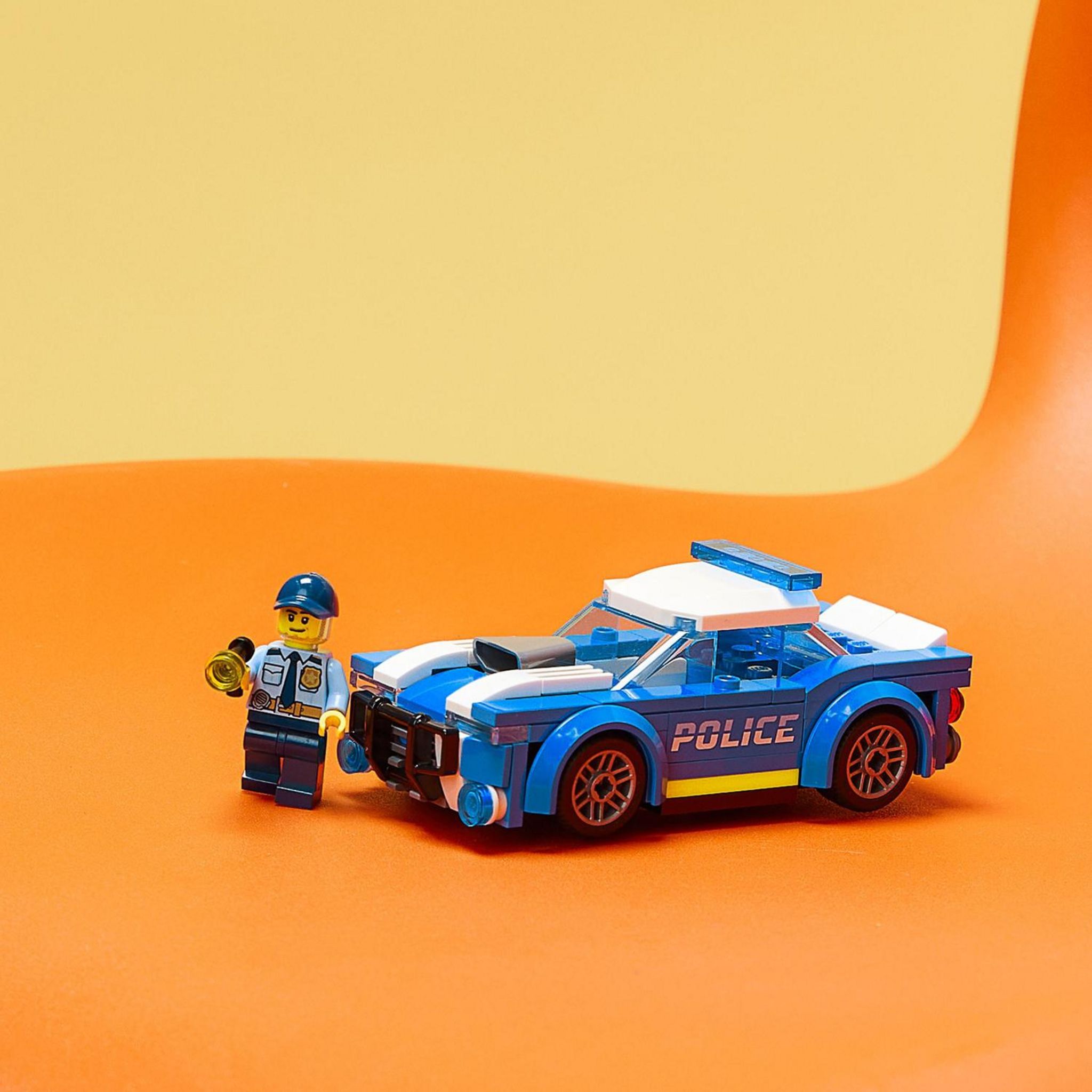 Voir la diapositive 6 : LEGO City 60312 - Voiture Police