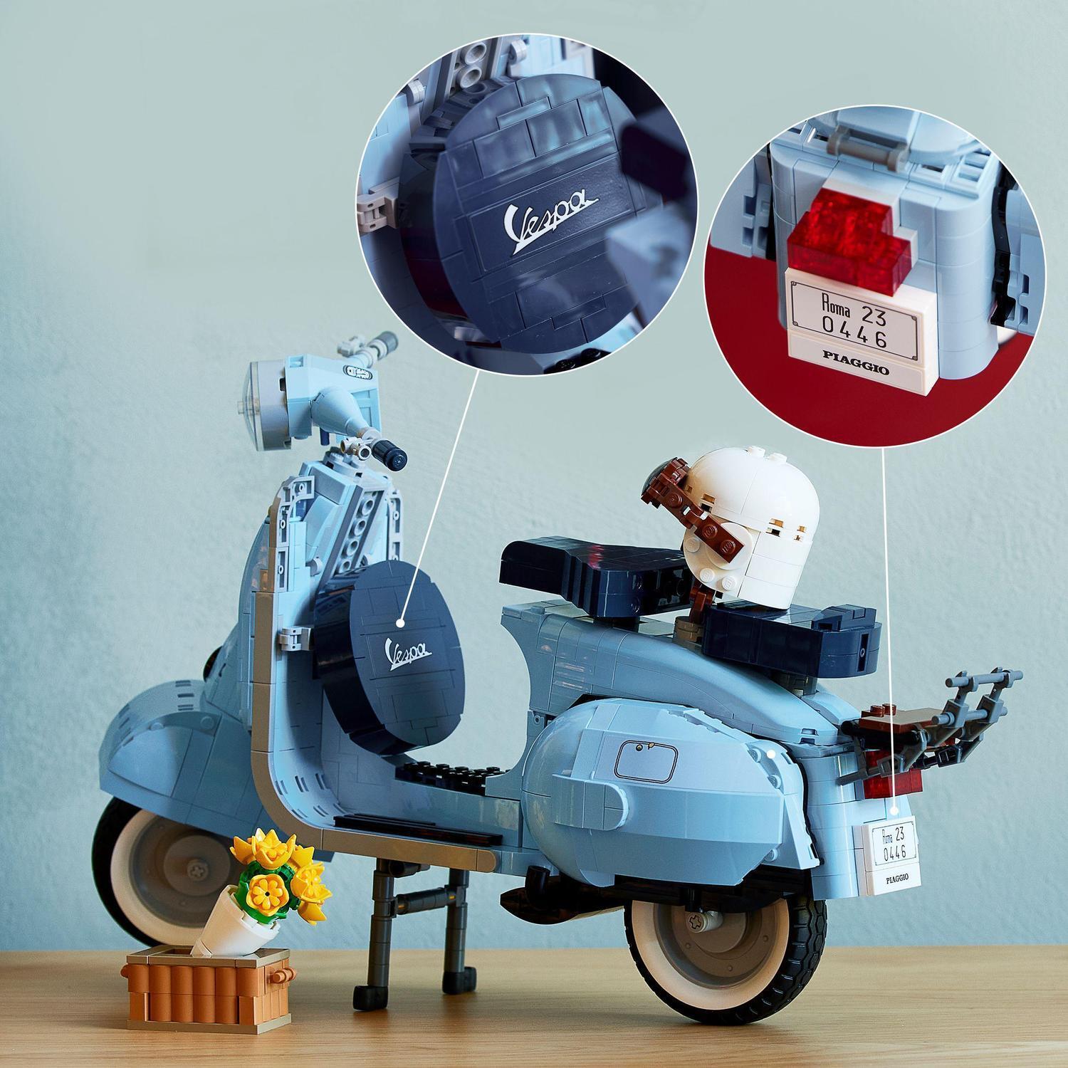 Voir la diapositive 5 : LEGO Creator 10298 - Vespa 125 - Bleu