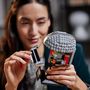 Voir la diapositive 4 : LEGO Star Wars 75328 - Le Casque du Mandalorien