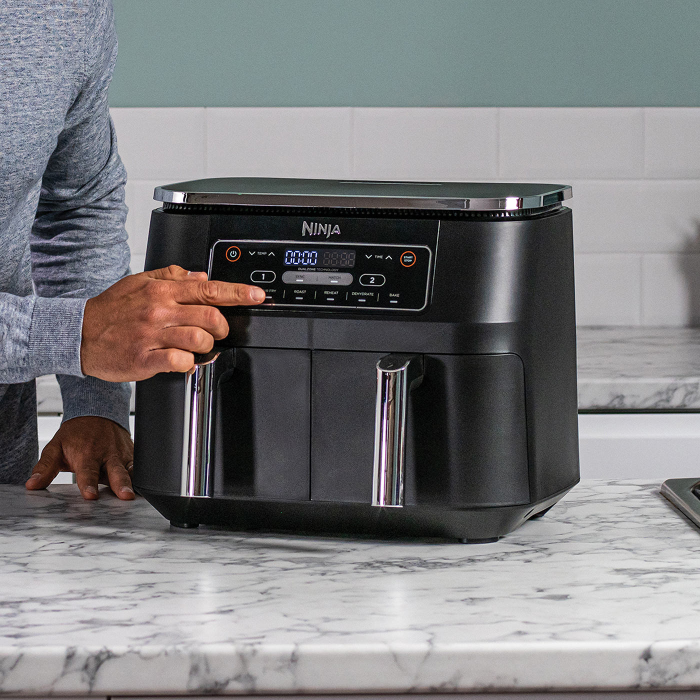 Voir la diapositive 9 : NINJA Friteuse électrique sans huile à air chaud AF300EU - Noir