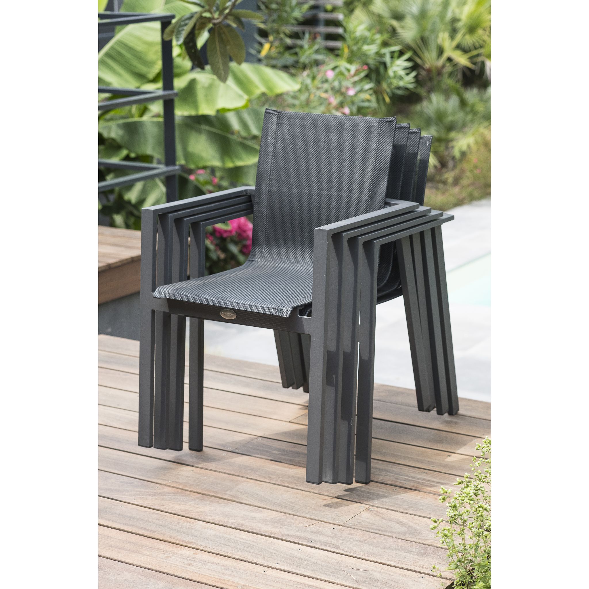 Voir la diapositive 6 : DCB GARDEN Salon de jardin - 6 places - Anthracite - MIAMI