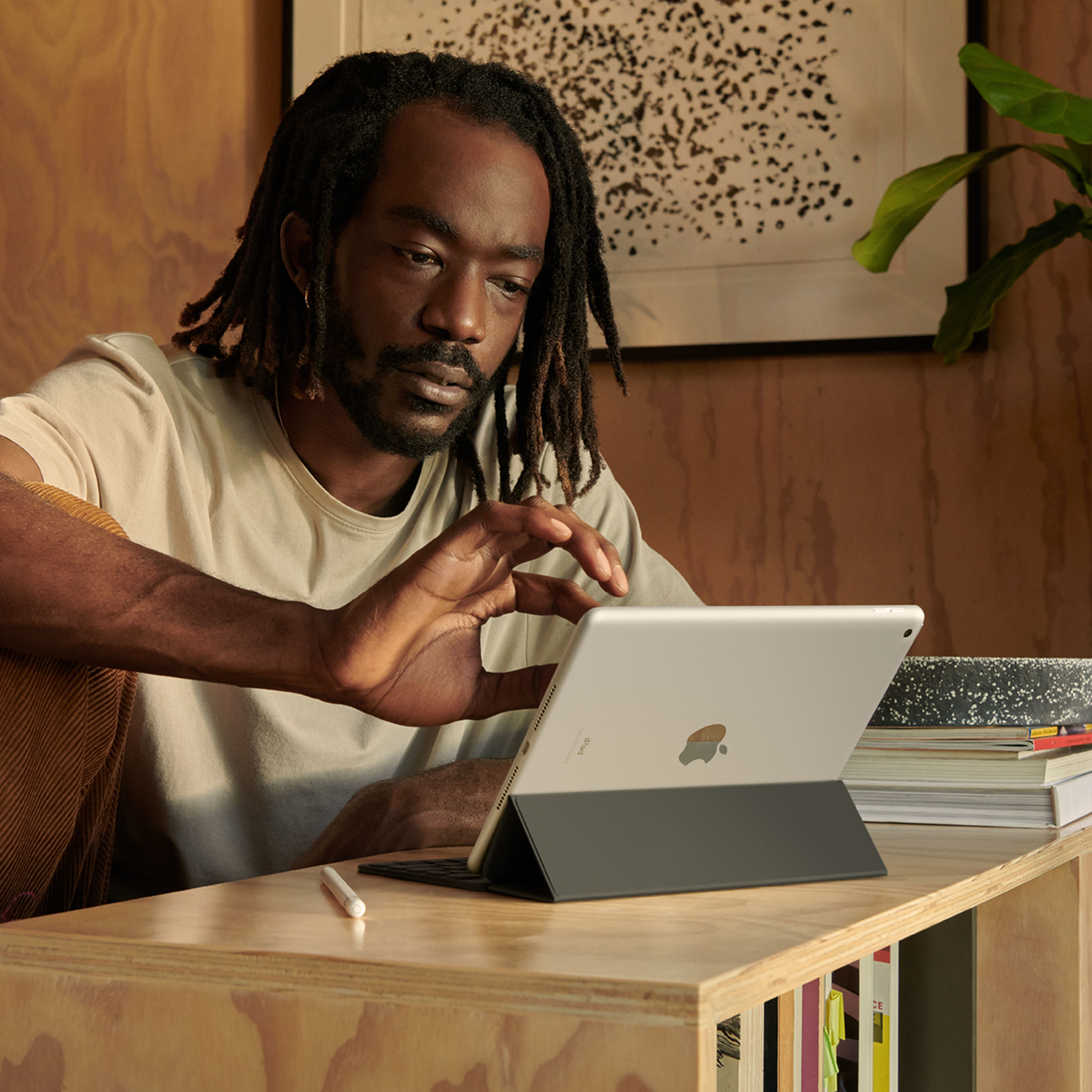 Voir la diapositive 4 : APPLE iPad (2021) 10.2 pouces - 256 Go - Argent