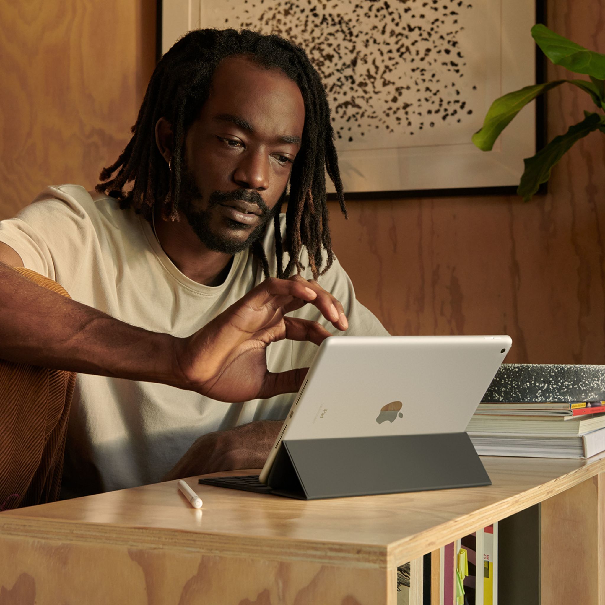 Voir la diapositive 4 : APPLE iPad (2021) 10.2 pouces - 256 Go - Gris sidéral