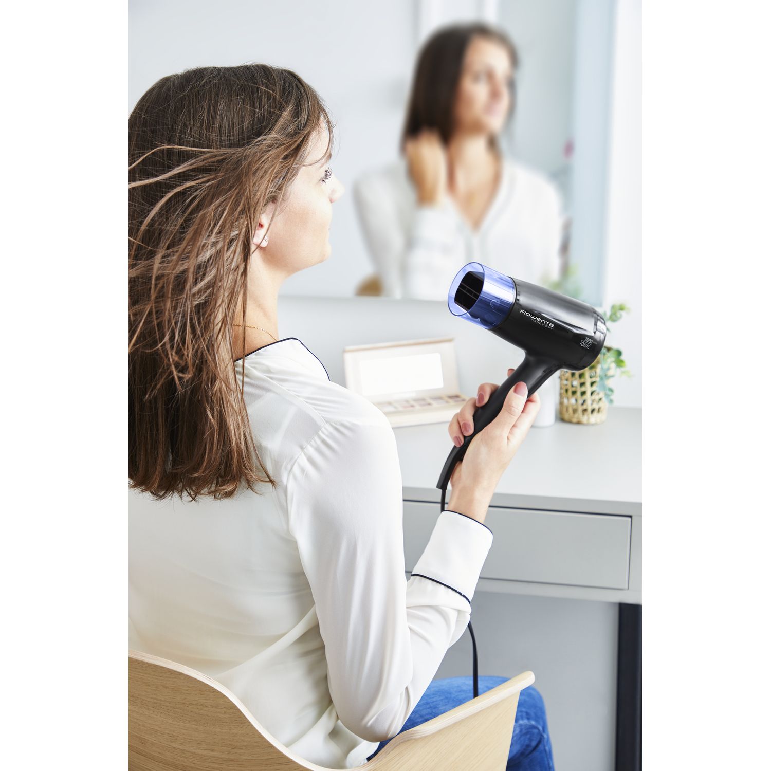 Voir la diapositive 7 : ROWENTA Sèche cheveux avec diffuseur CV1635F0 - Noir et bleu