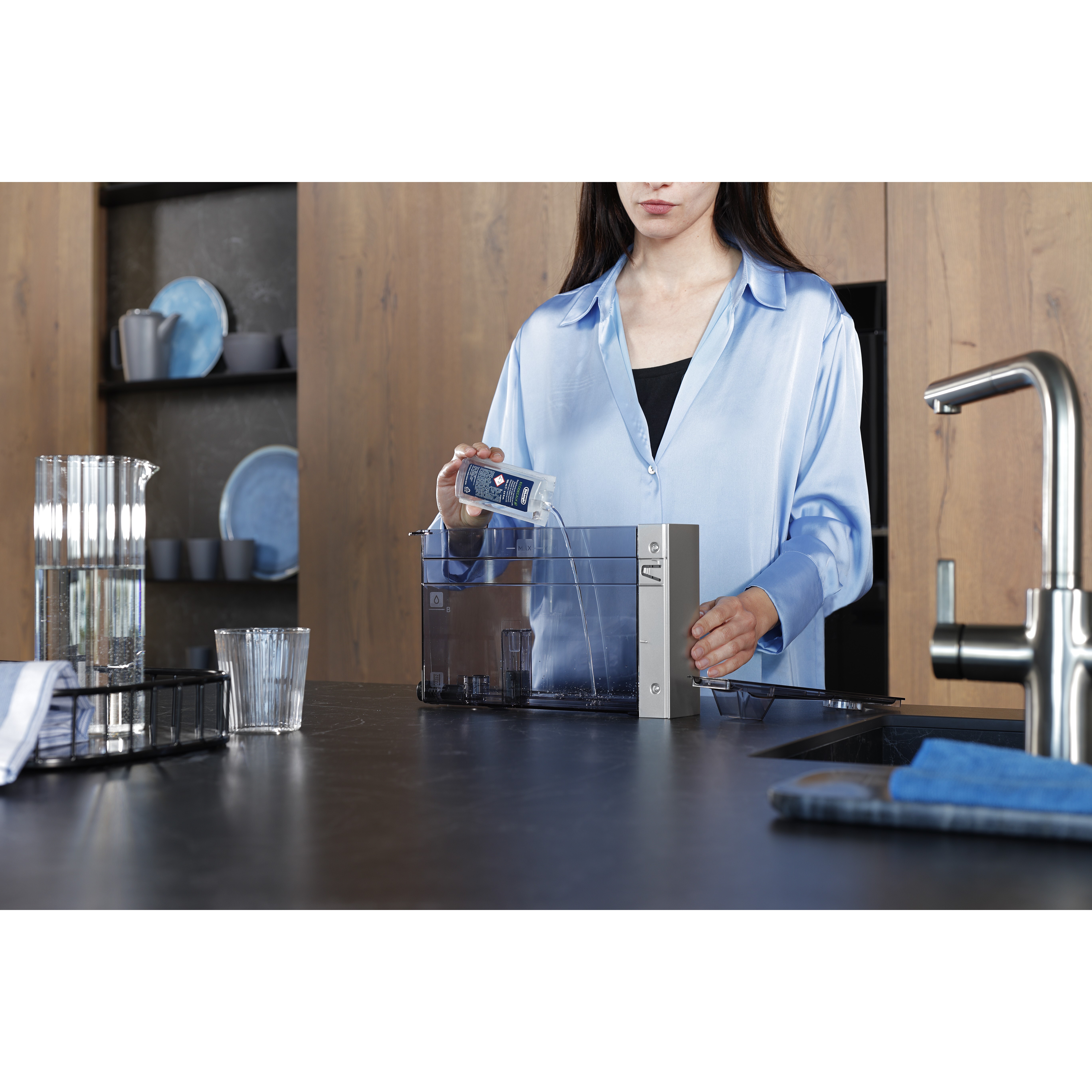 Voir la diapositive 2 : DELONGHI Détartrant machine à café DLSC101 - Bleu