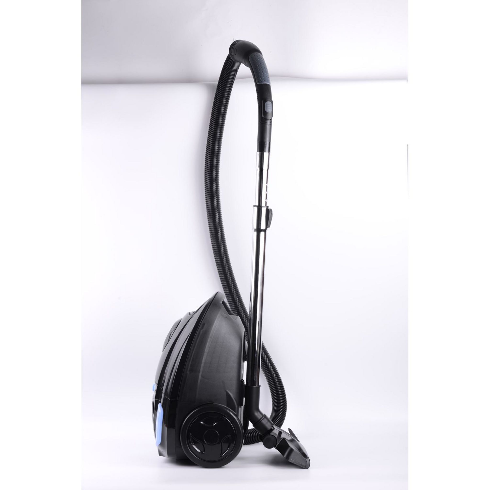 Voir la diapositive 3 : QILIVE Aspirateur traineau avec sac Q.5870 - Noir