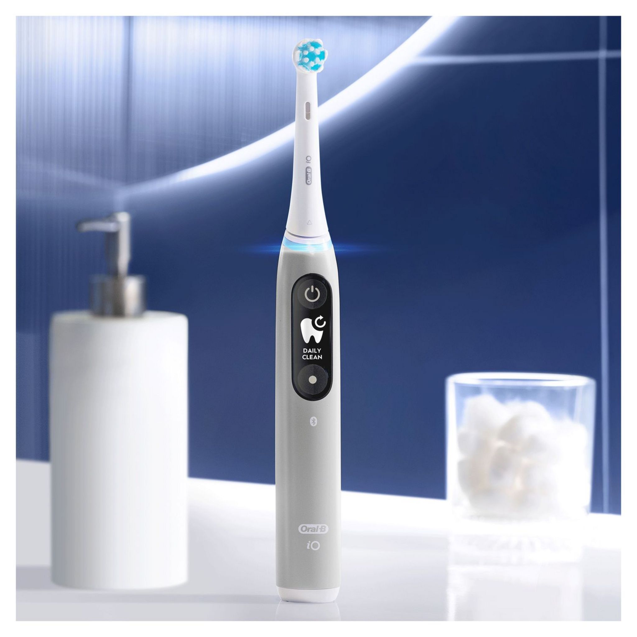 Voir la diapositive 2 : ORAL-B Brosse à dent électrique IO6 - Blanc