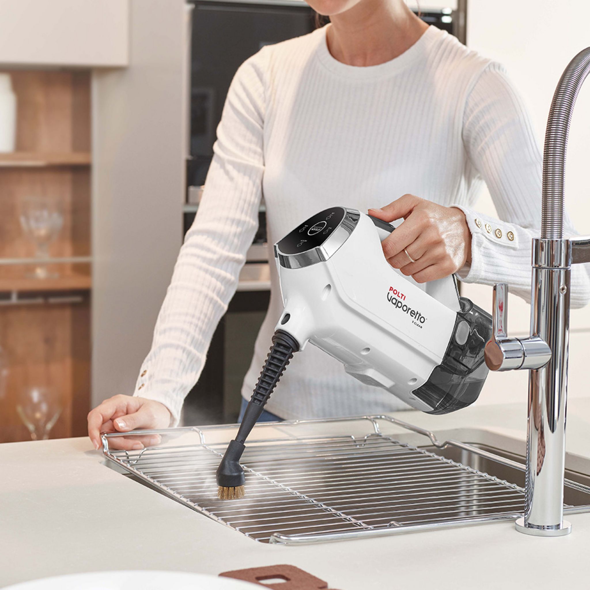 Voir la diapositive 6 : POLTI Balai vapeur 3 clean PTEU0295  - Noir et blanc