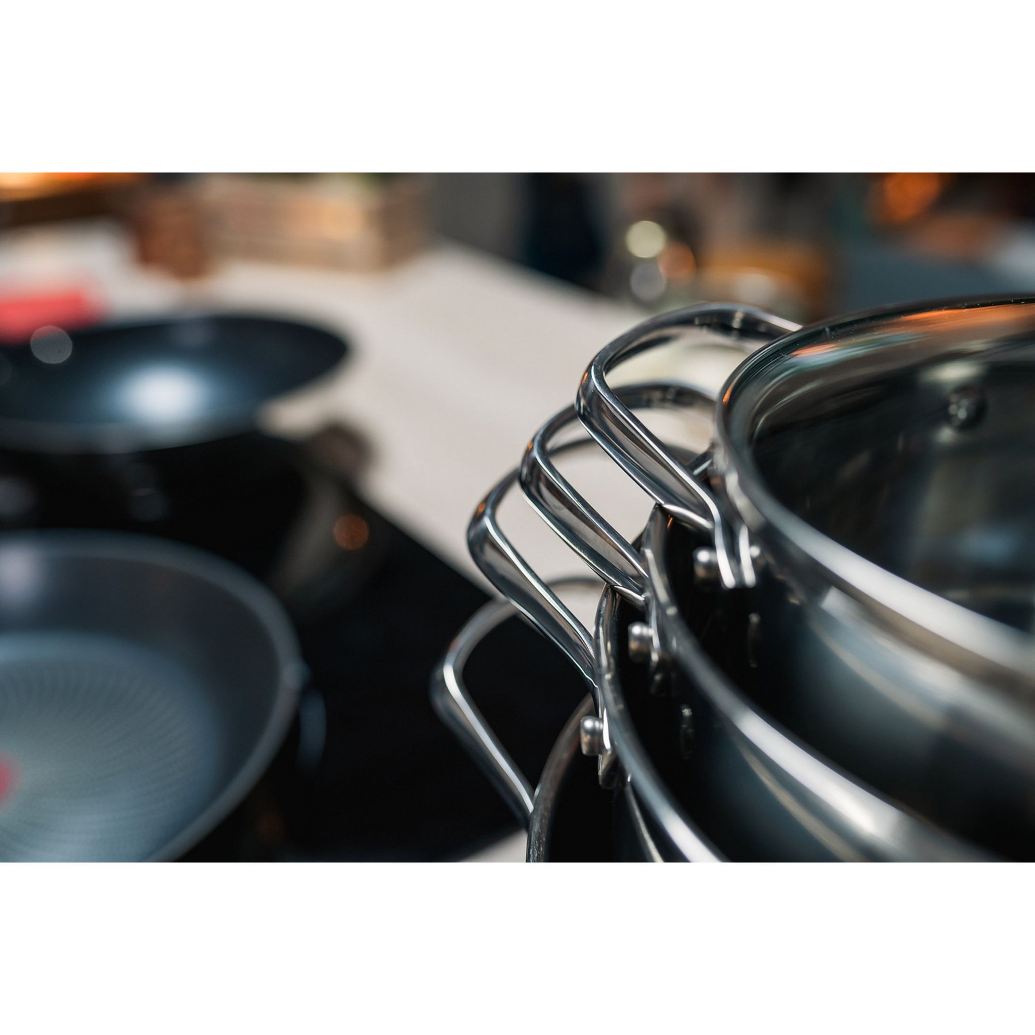 Voir la diapositive 4 : TEFAL Faitout 20 cm inox tous feux dont induction avec couvercle en verre COOKEAT