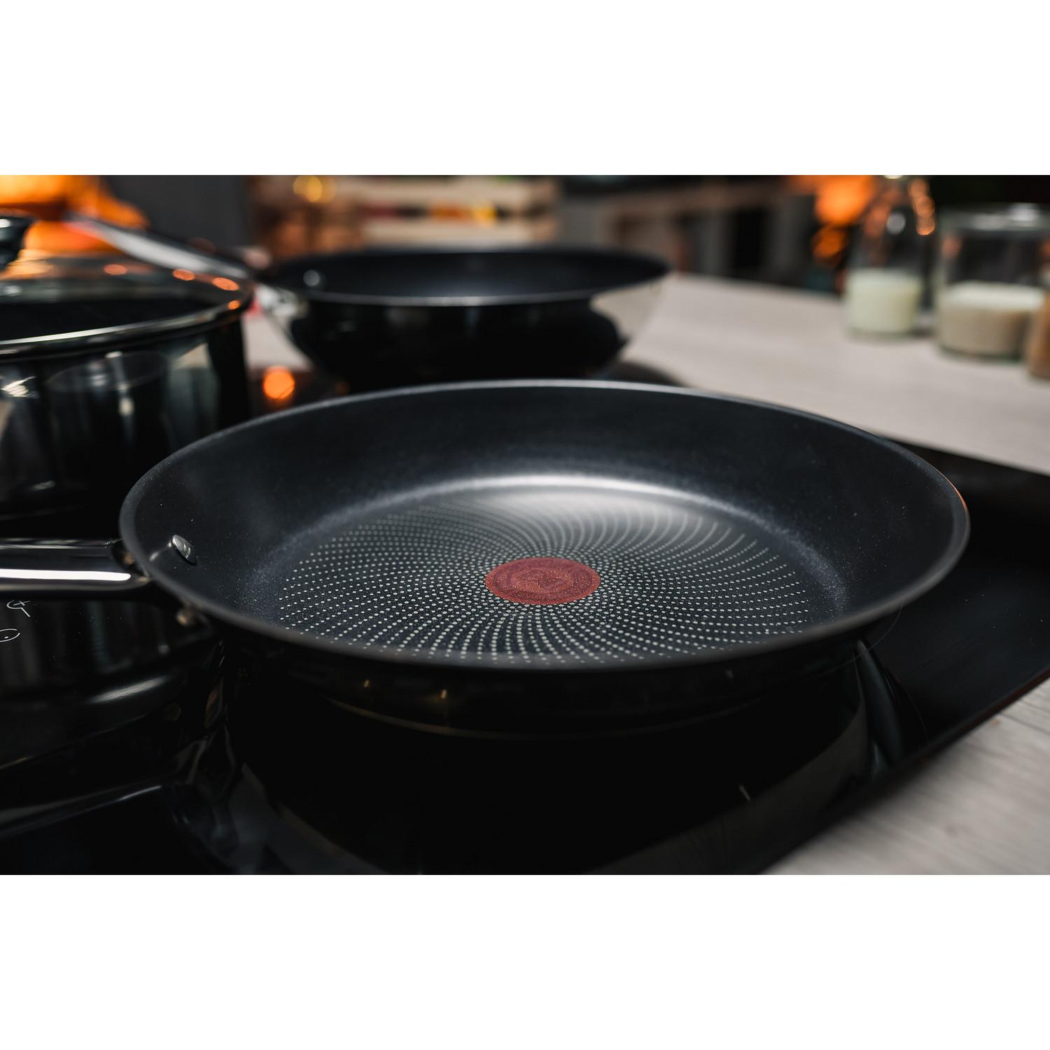 Voir la diapositive 5 : TEFAL Poêle induction COOK EAT inox revêtu 24 cm