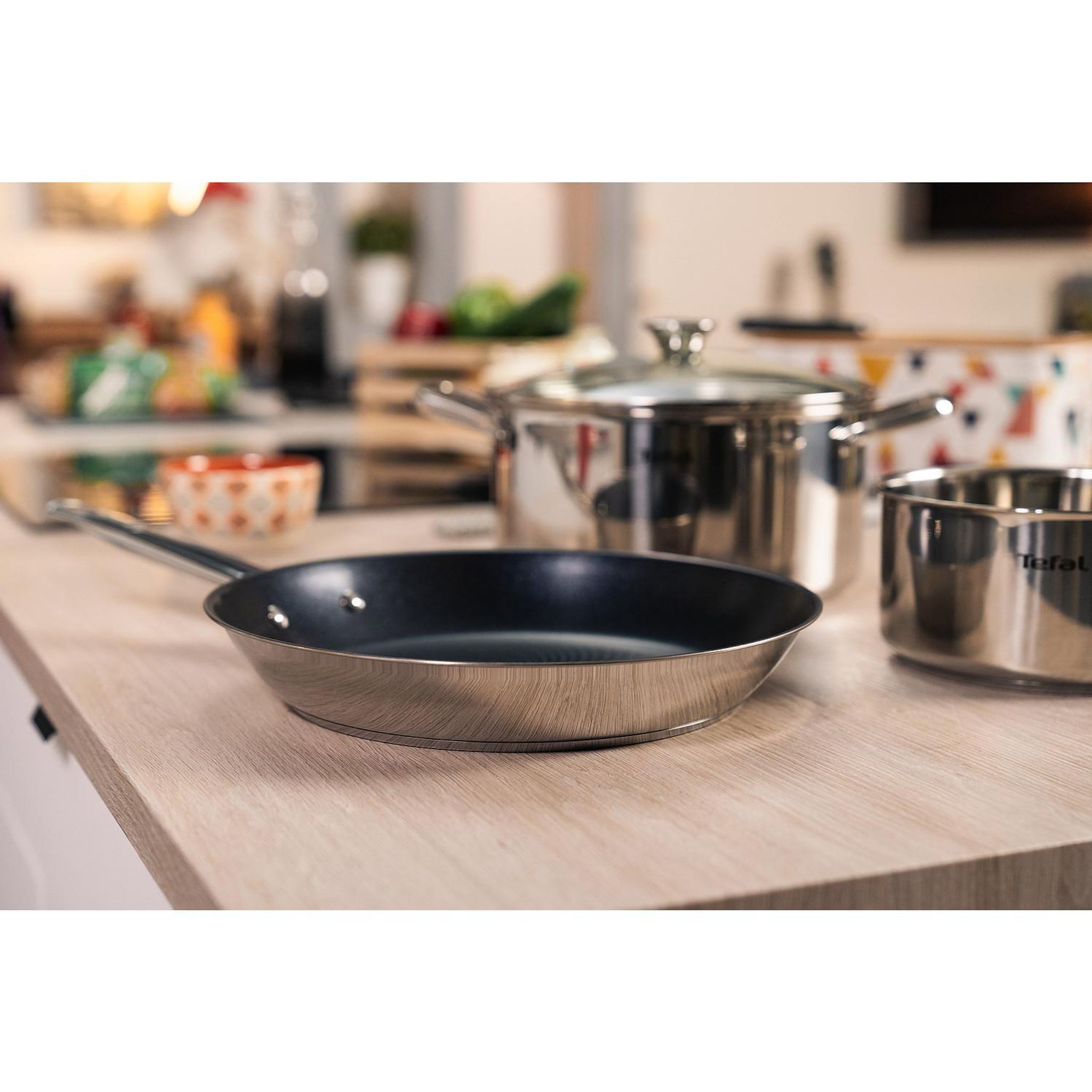 Voir la diapositive 3 : TEFAL Faitout 24 cm Inox COOK EAT tous feux dont induction