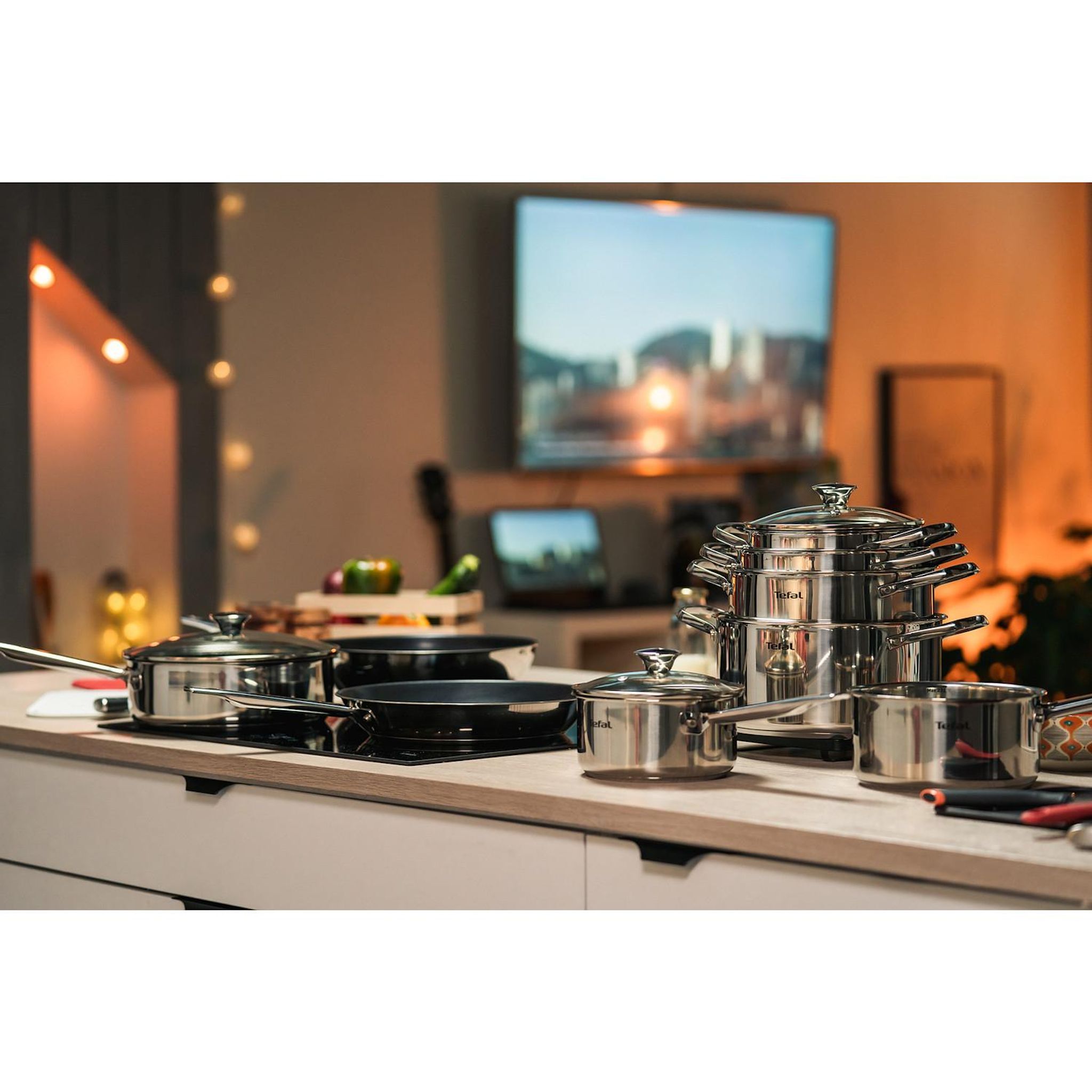 Voir la diapositive 5 : TEFAL Poêle 24 cm inox COOK EAT Tous feux dont induction