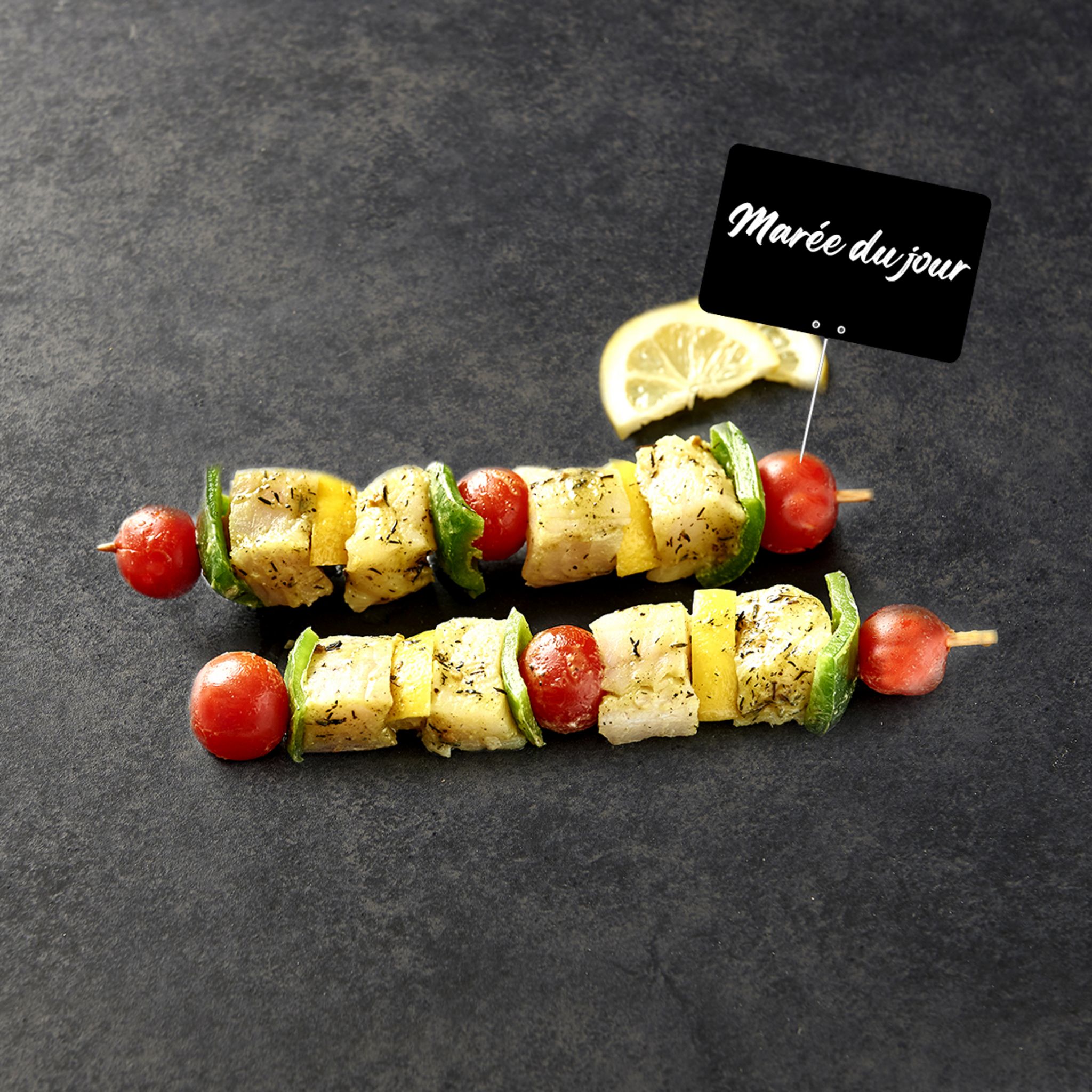 LA MARÉE DU JOUR Brochette cabillaud et lieu noir marinée 2 pièces 250g
